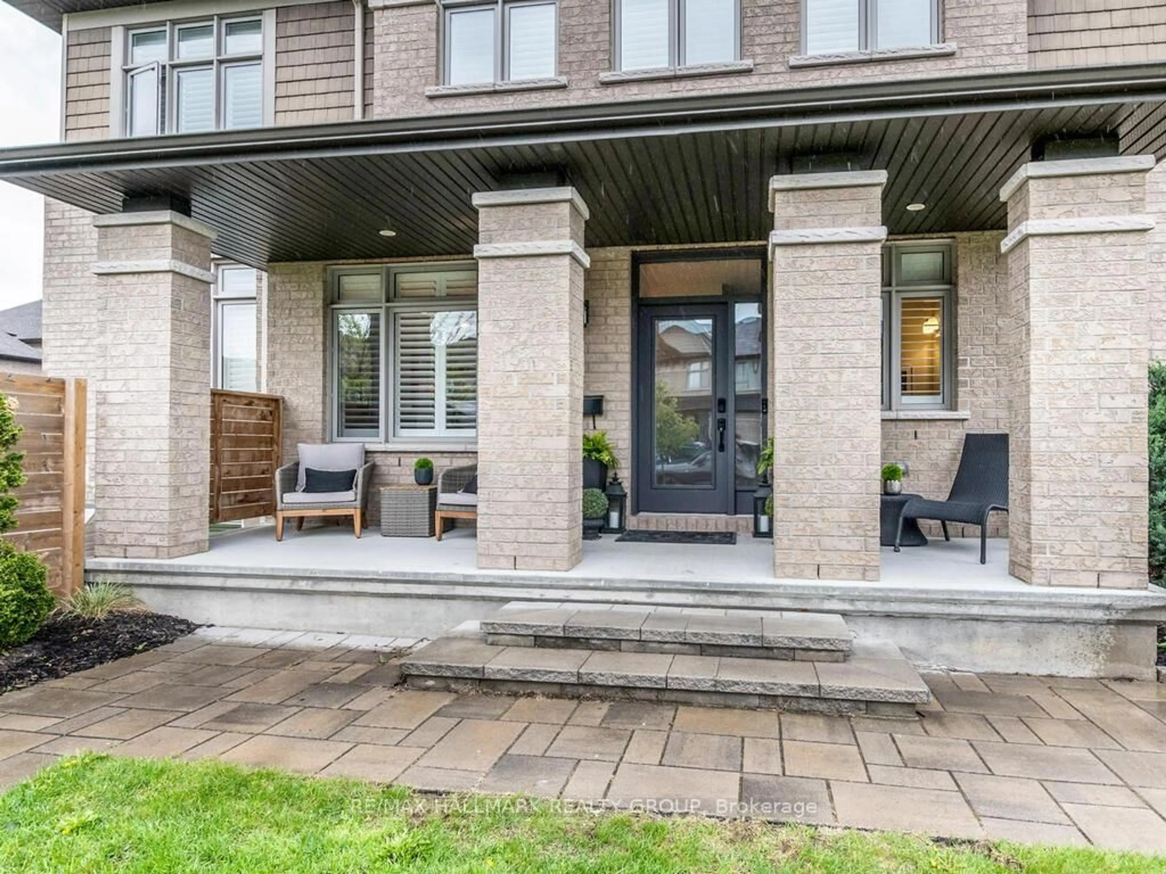 Patio, street for 530 Earnscliffe Grve, Ottawa Ontario K4M 0E1