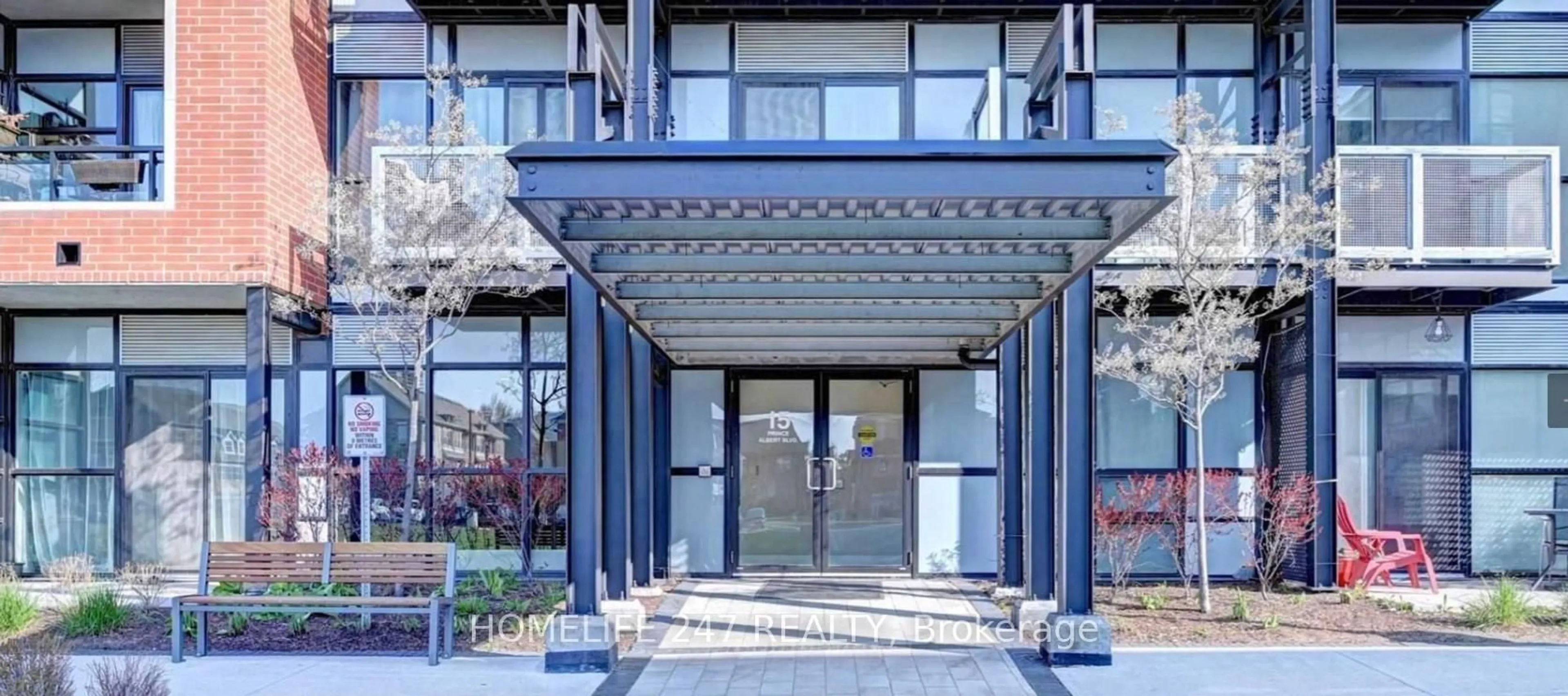 Indoor foyer for 15 Prince Albert Blvd #305, Kitchener Ontario N2H 0C2