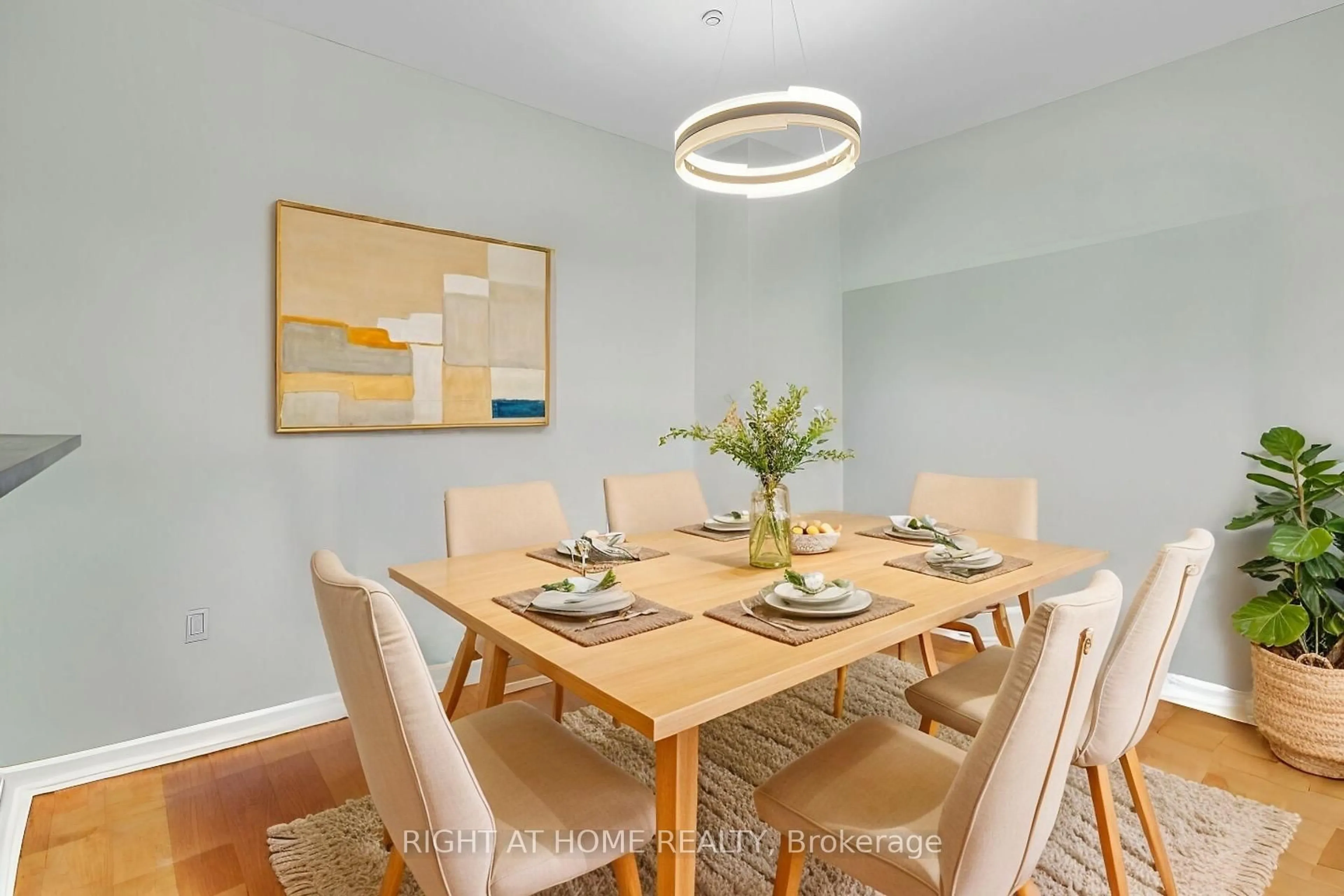 Dining room, wood/laminate floor for 313 St Patrick St ##H, Ottawa Ontario K1N 5K6