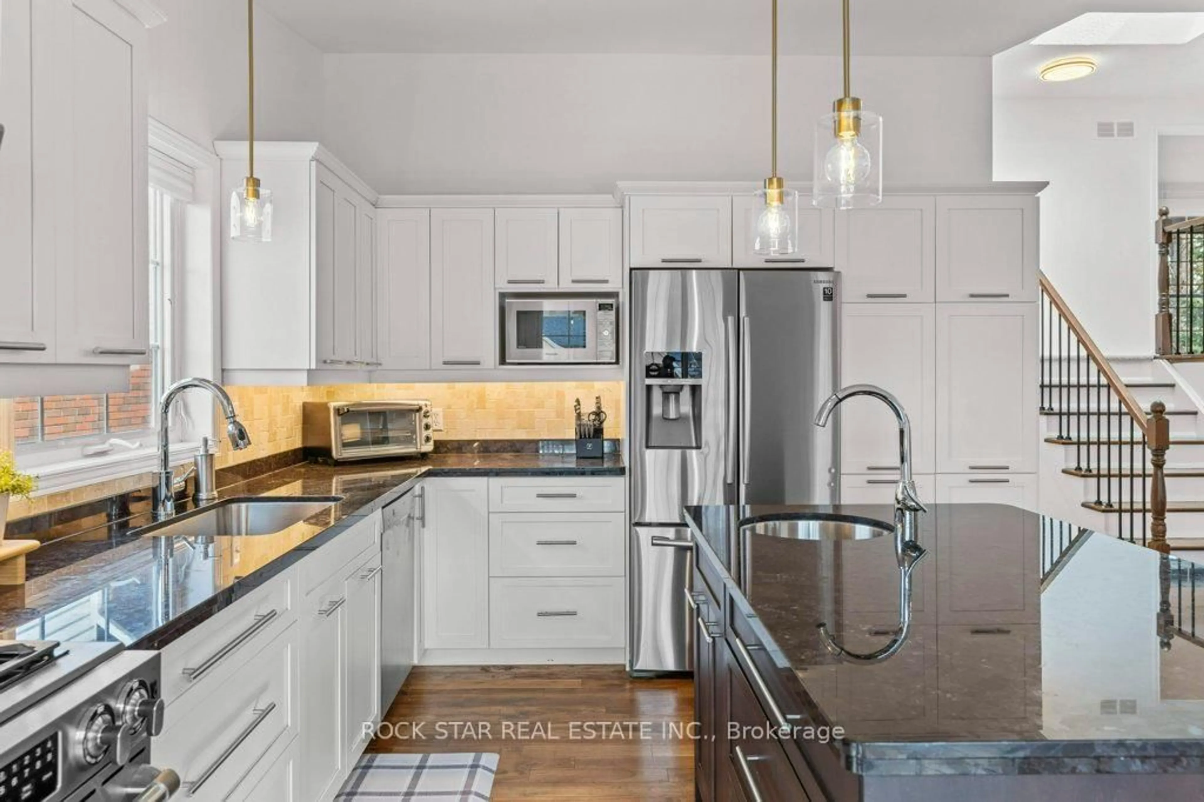 Contemporary kitchen, ceramic/tile floor for 43 OCEANIC Dr, Hamilton Ontario L8E 4H4