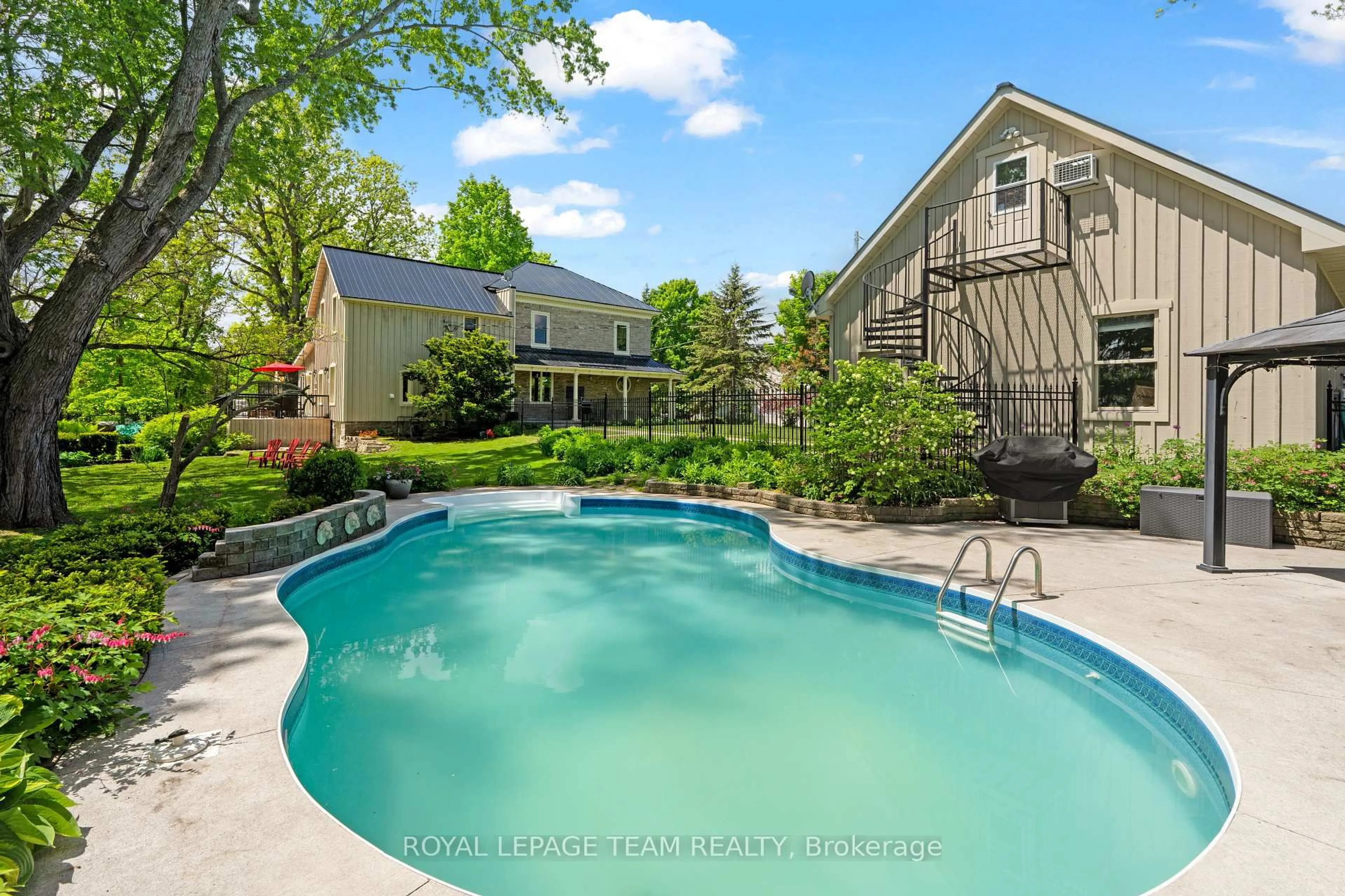 Pool for 142 Rideau St, Merrickville-Wolford Ontario K0G 1N0