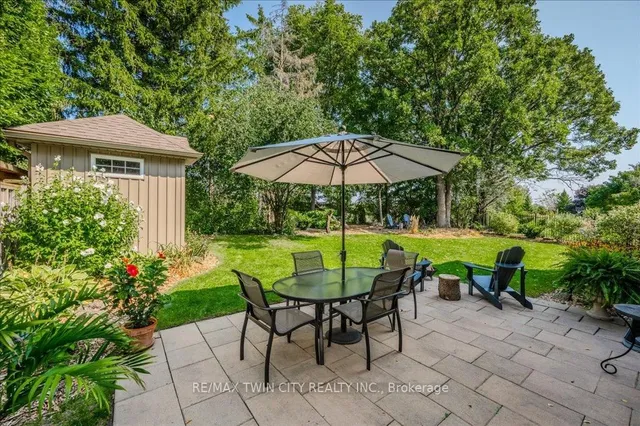 Additional property image - 572 Falconridge Cres