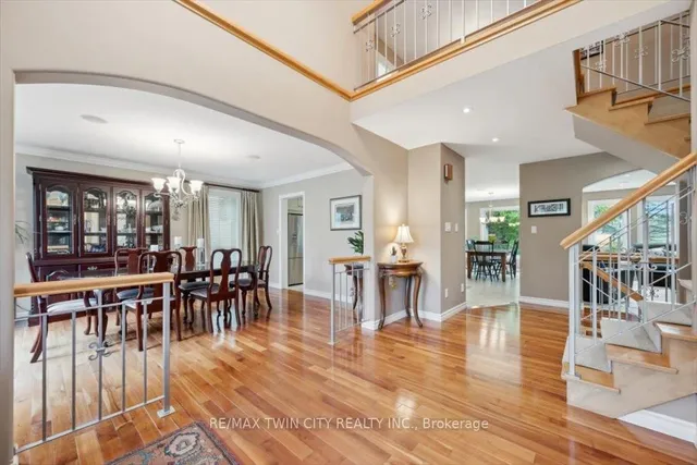 Additional property image - 572 Falconridge Cres