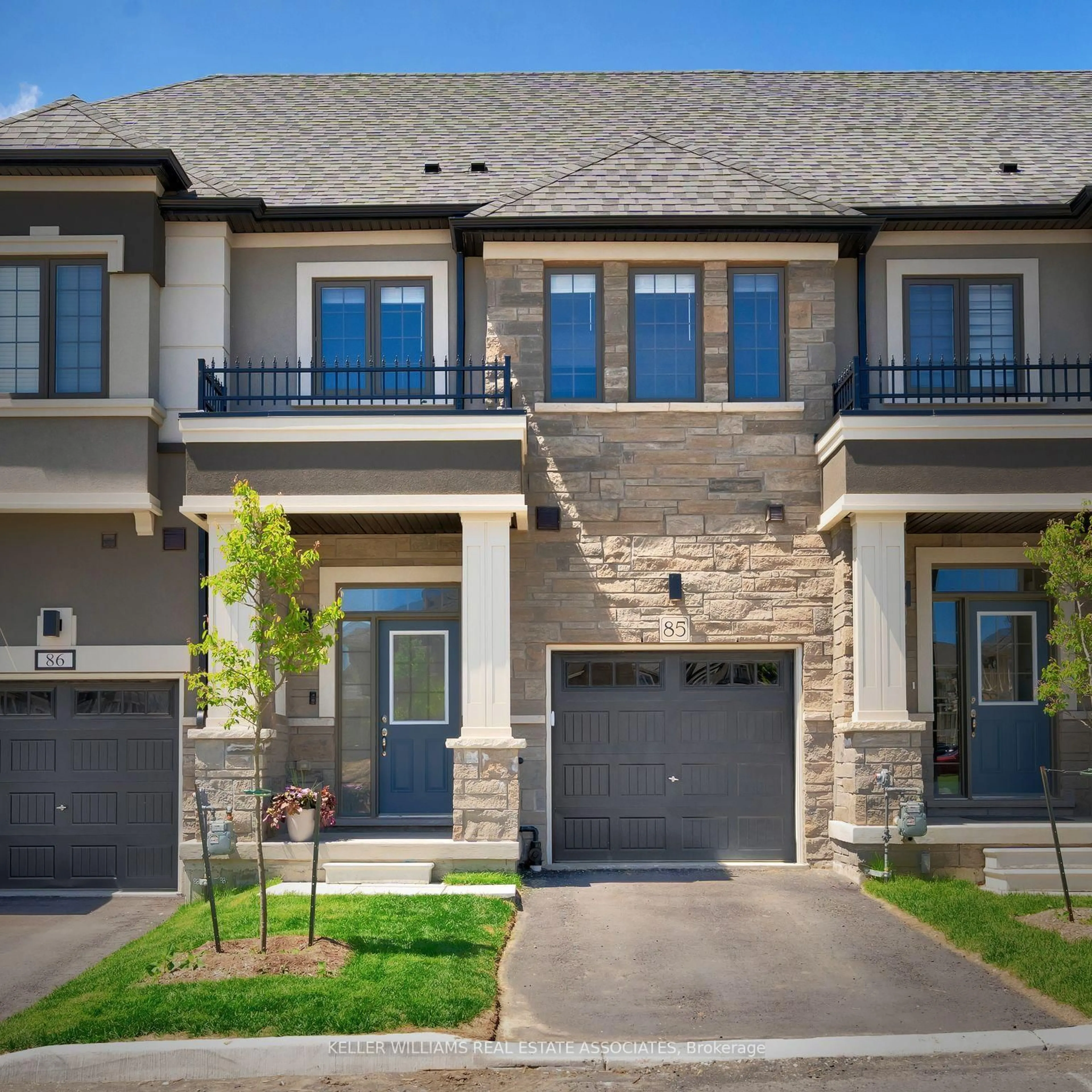 Home with brick exterior material, street for 305 Garner Rd #85, Hamilton Ontario L9G 3K9