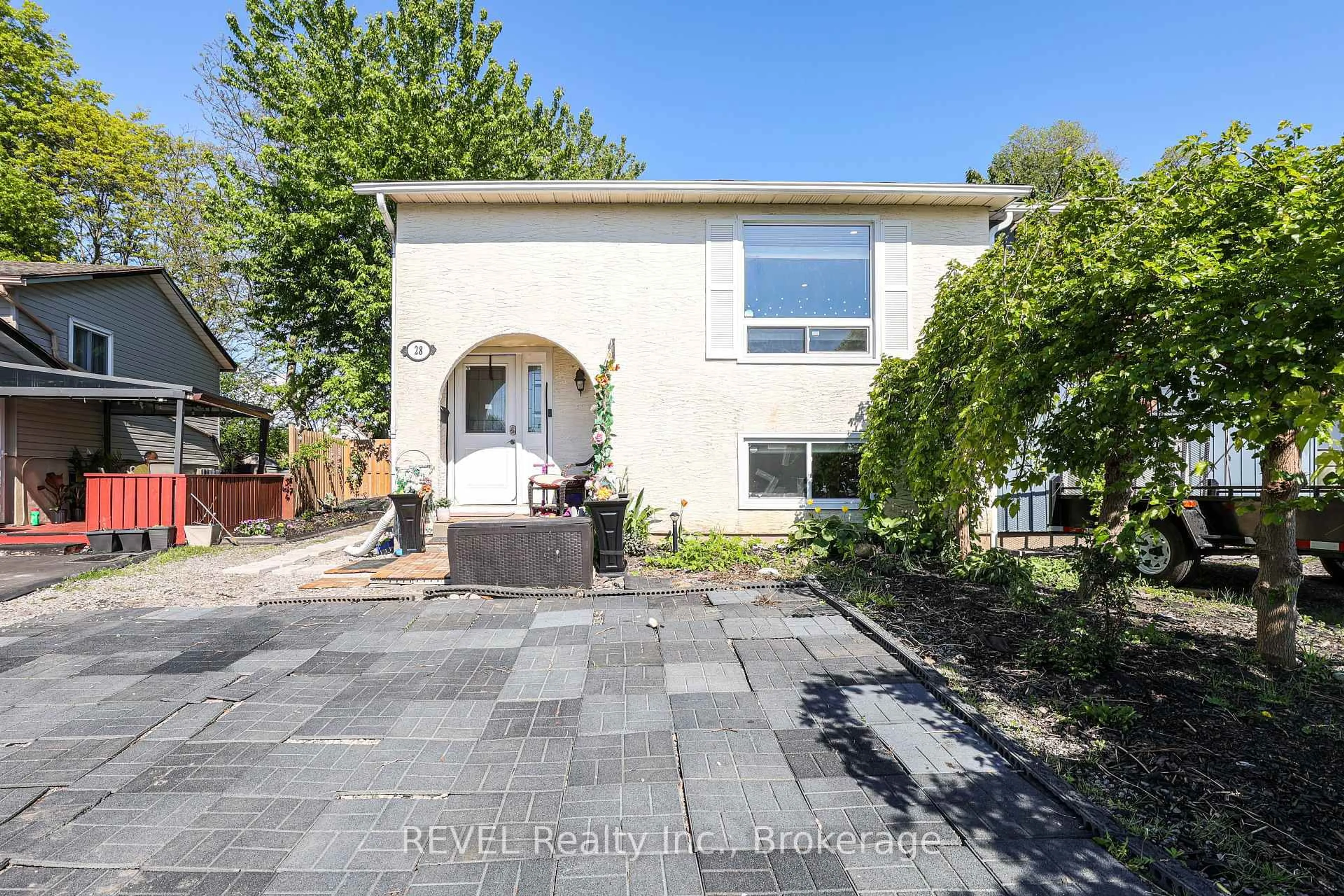 Unknown for 28 Dodds Crt, Fort Erie Ontario L2A 5Z2