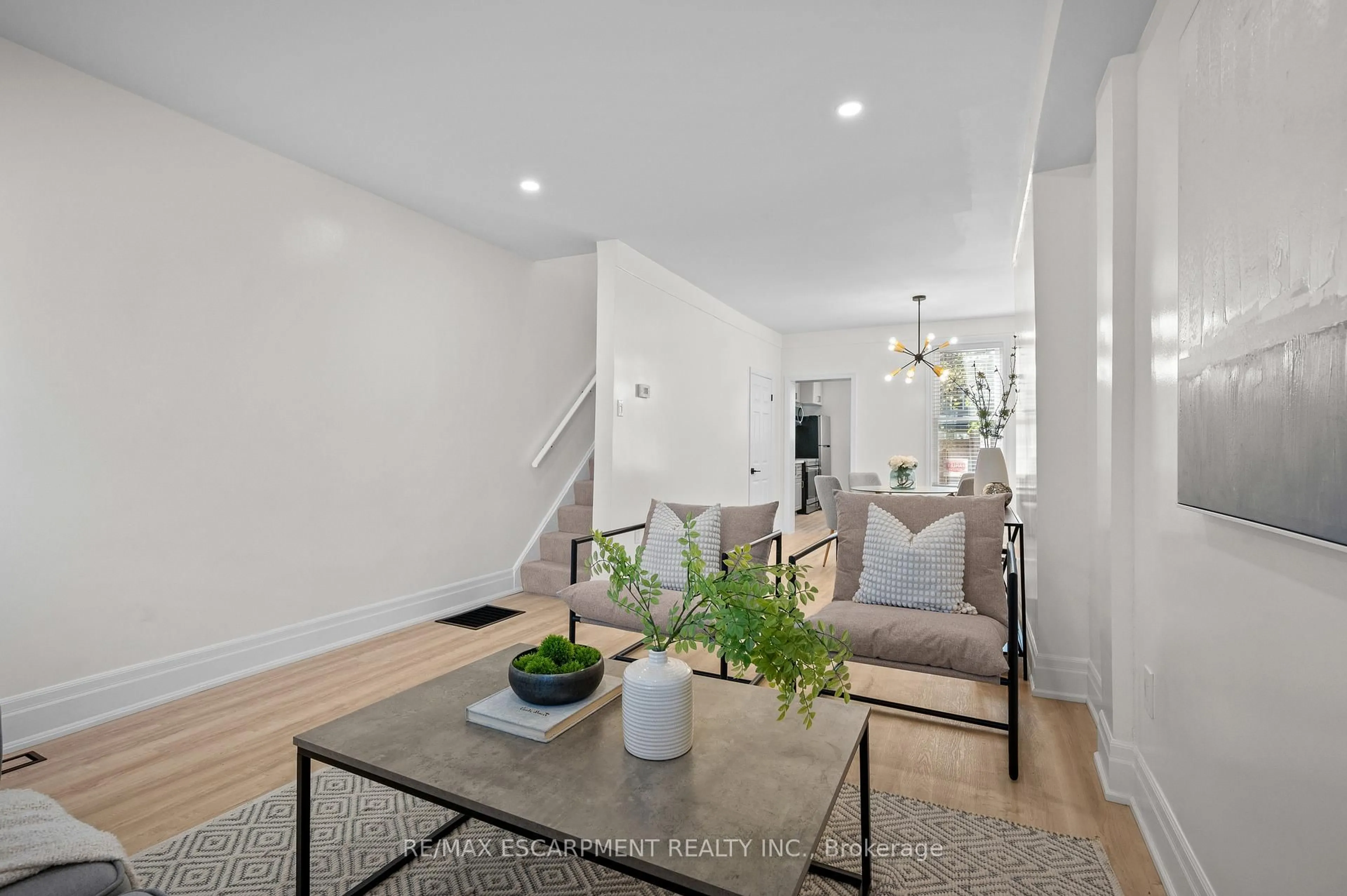 Unknown for 102 Gibson Ave, Hamilton Ontario L8L 6J8