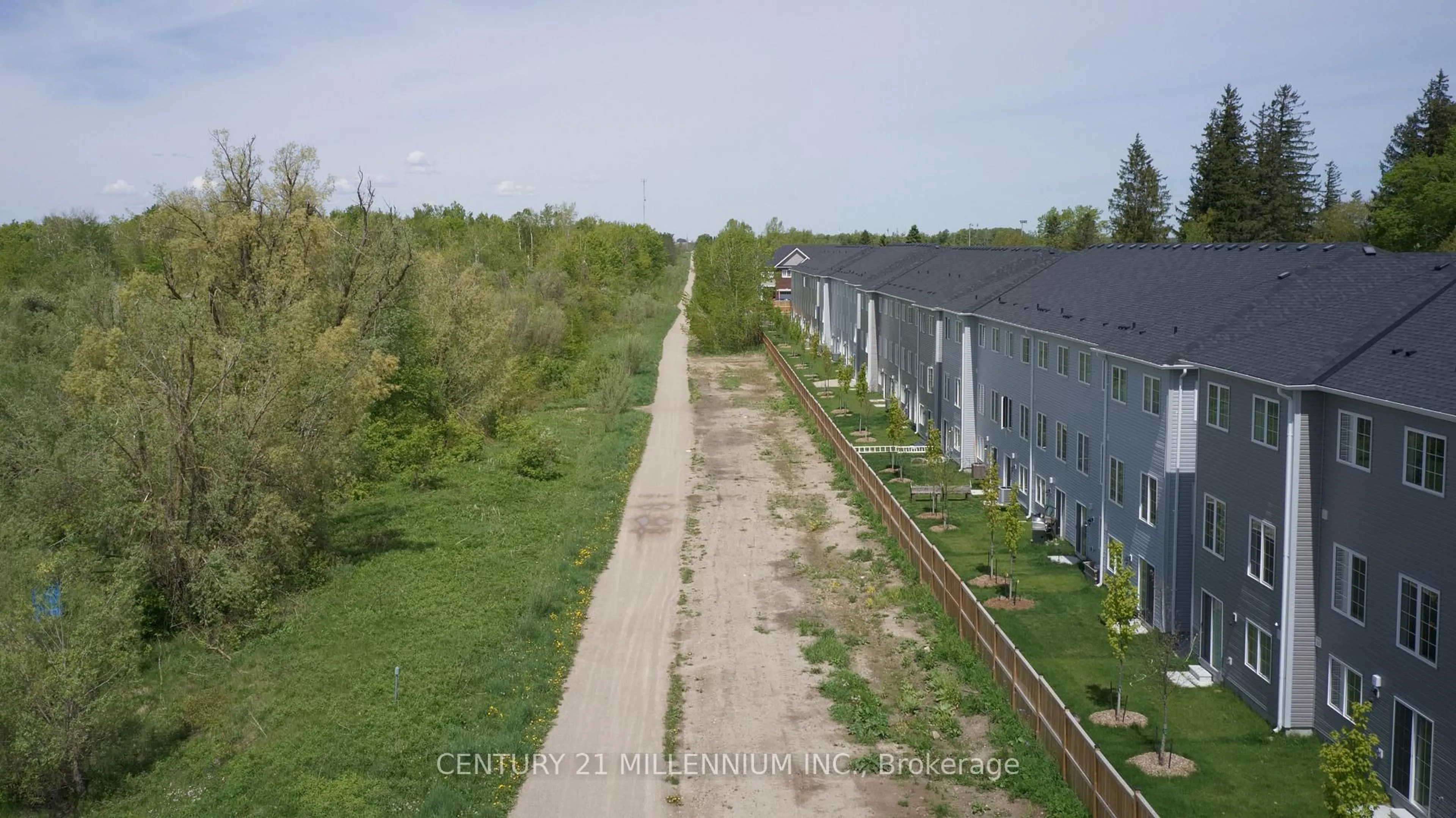 A pic from outside/outdoor area/front of a property/back of a property/a pic from drone, street for 106 Winters Way, Shelburne Ontario L9V 3Y1