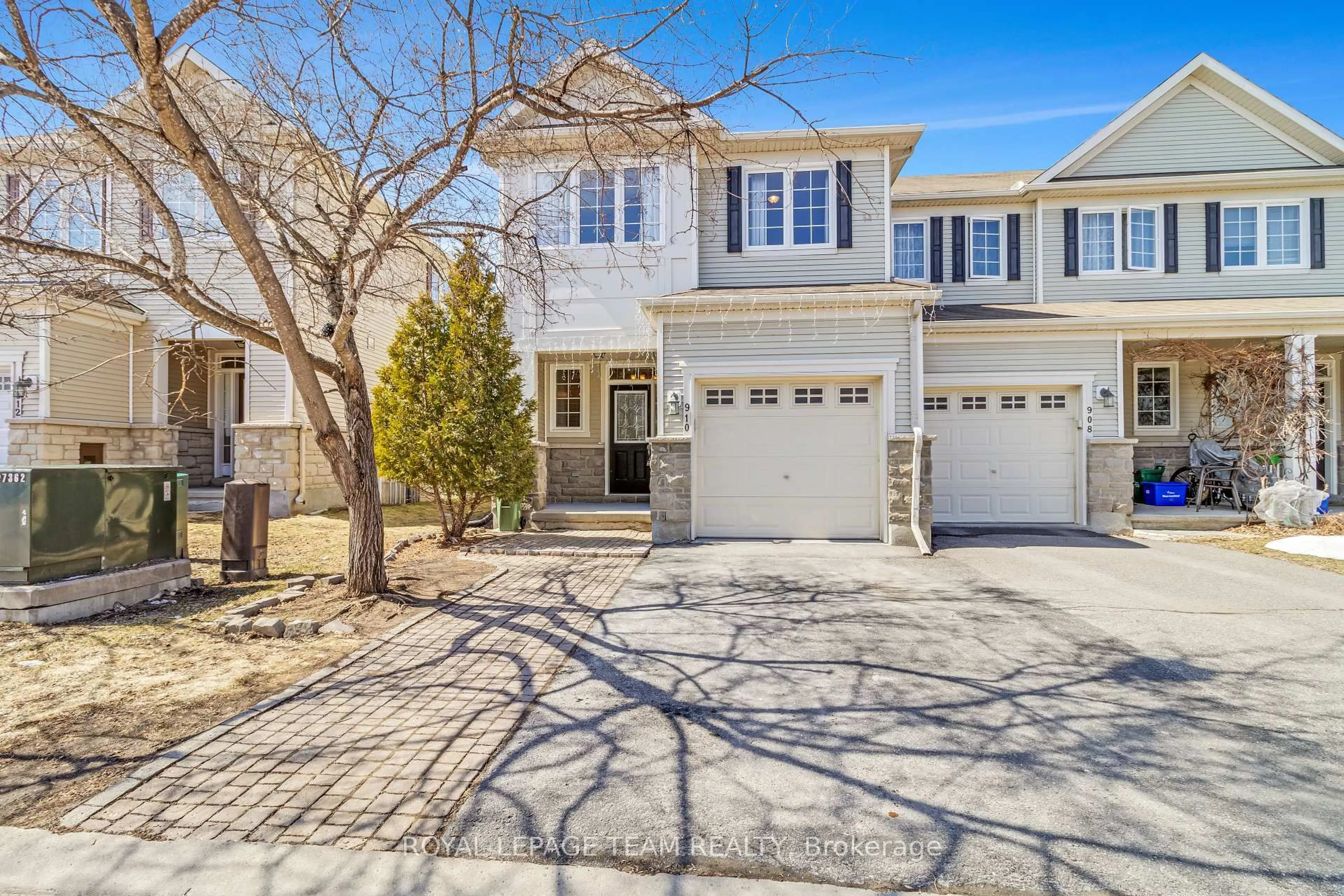 Home with vinyl exterior material, street for 910 Caldermill private N/A, Ottawa Ontario K2J 0Z7