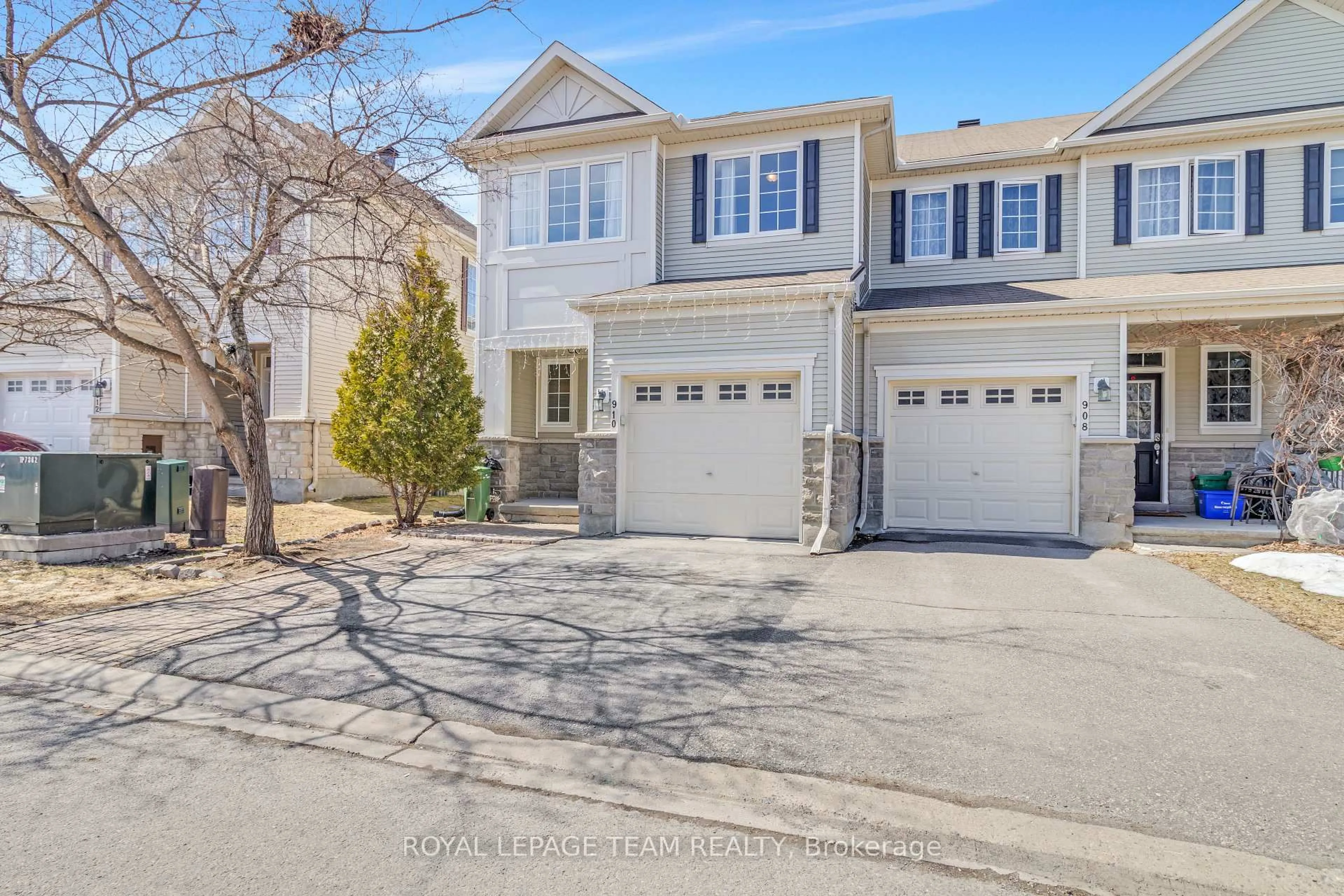 Unknown for 910 Caldermill private N/A, Ottawa Ontario K2J 0Z7