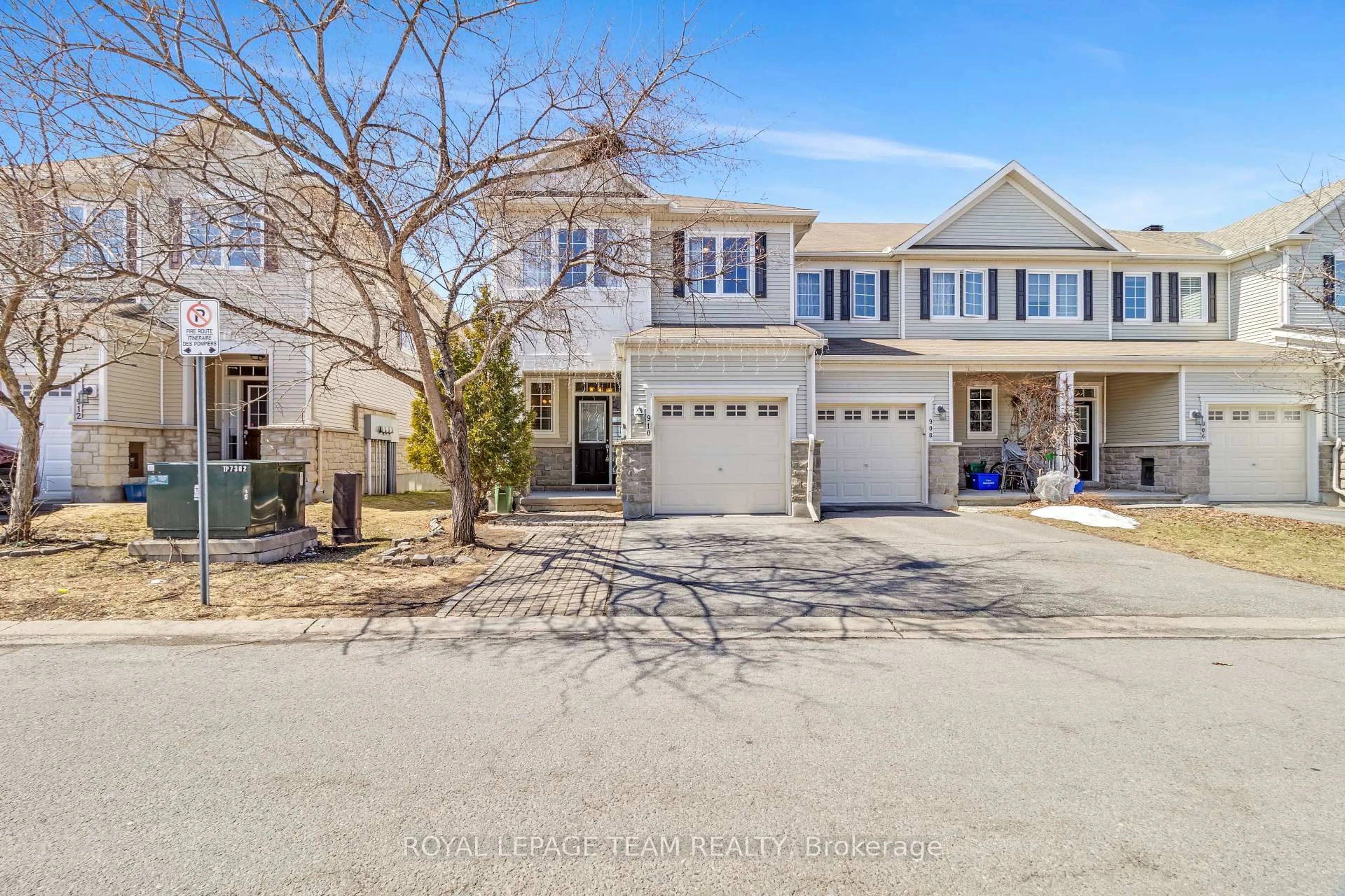 A pic from outside/outdoor area/front of a property/back of a property/a pic from drone, street for 910 Caldermill private N/A, Ottawa Ontario K2J 0Z7