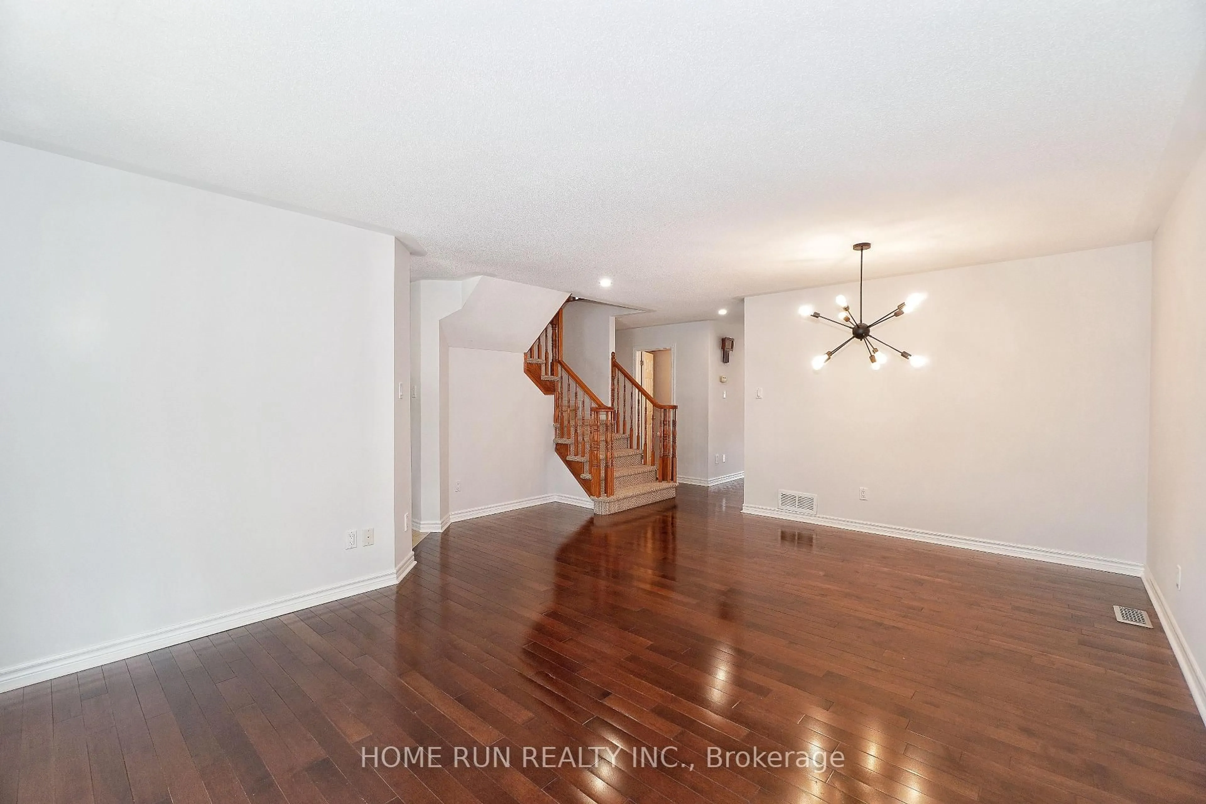 Unknown for 118 TAPESTRY Dr, Ottawa Ontario K2J 0H3