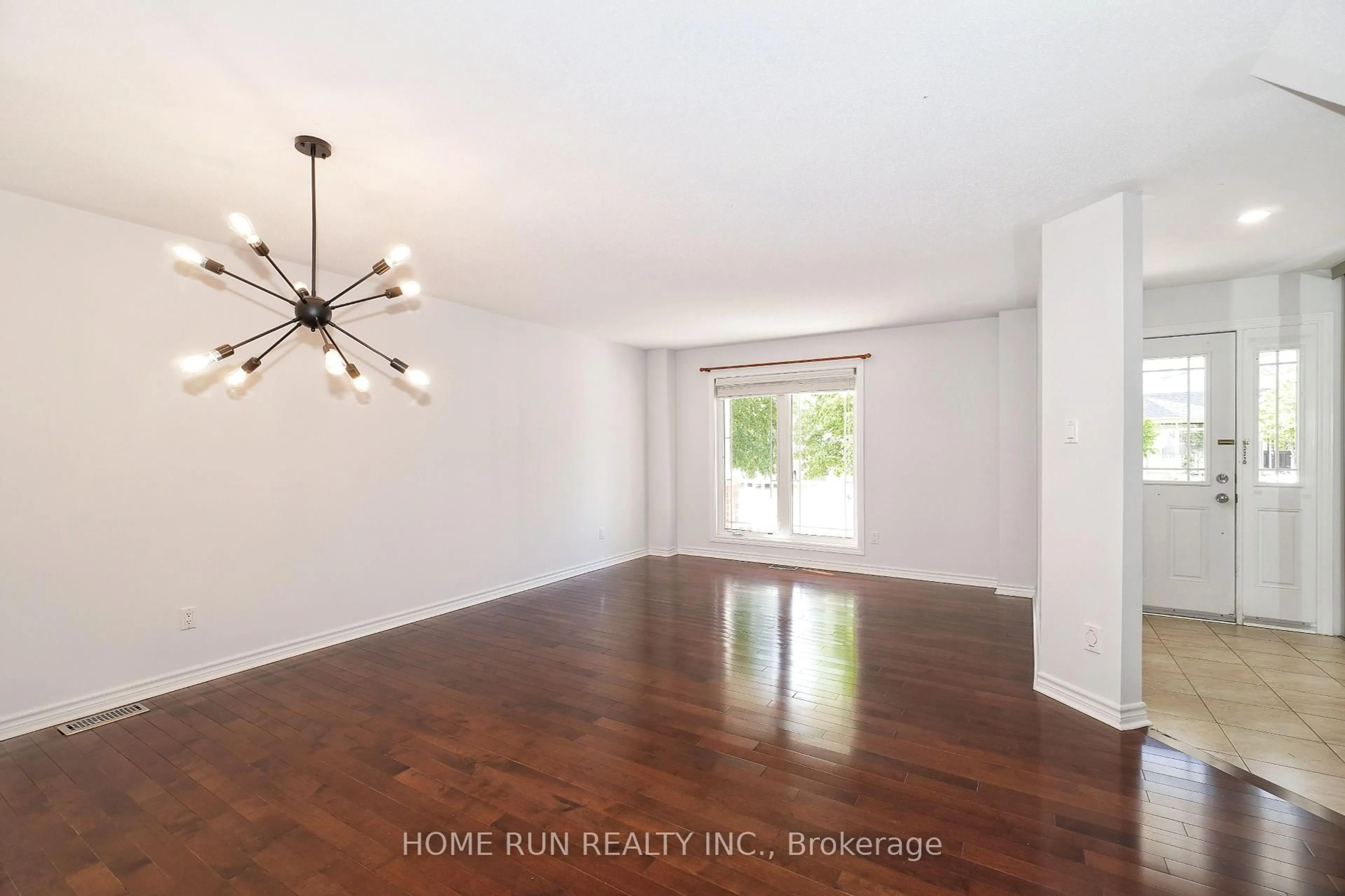 A pic of a room for 118 TAPESTRY Dr, Ottawa Ontario K2J 0H3