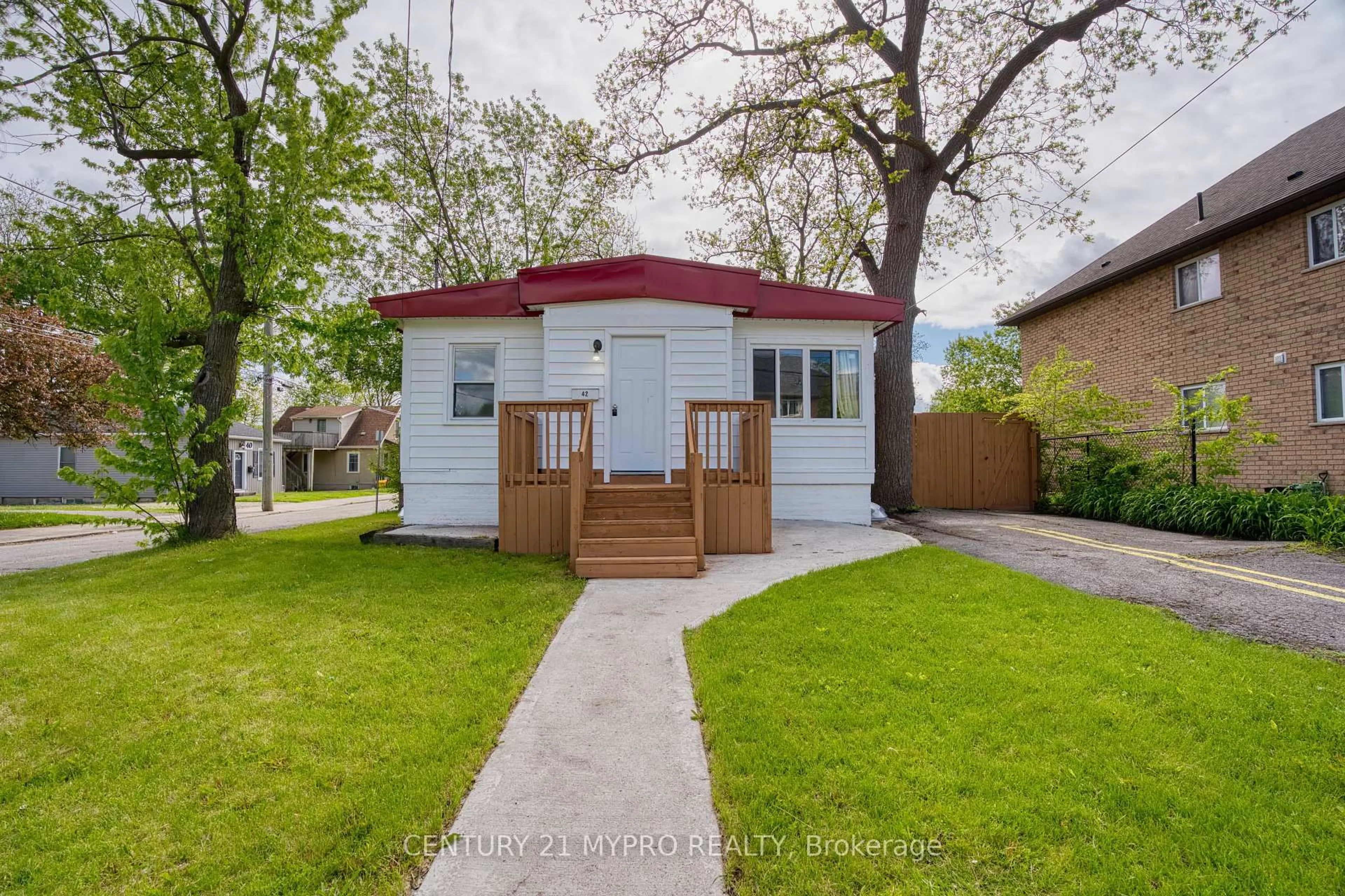 Shed for 42 Irwin St, London North Ontario N6G 1C8