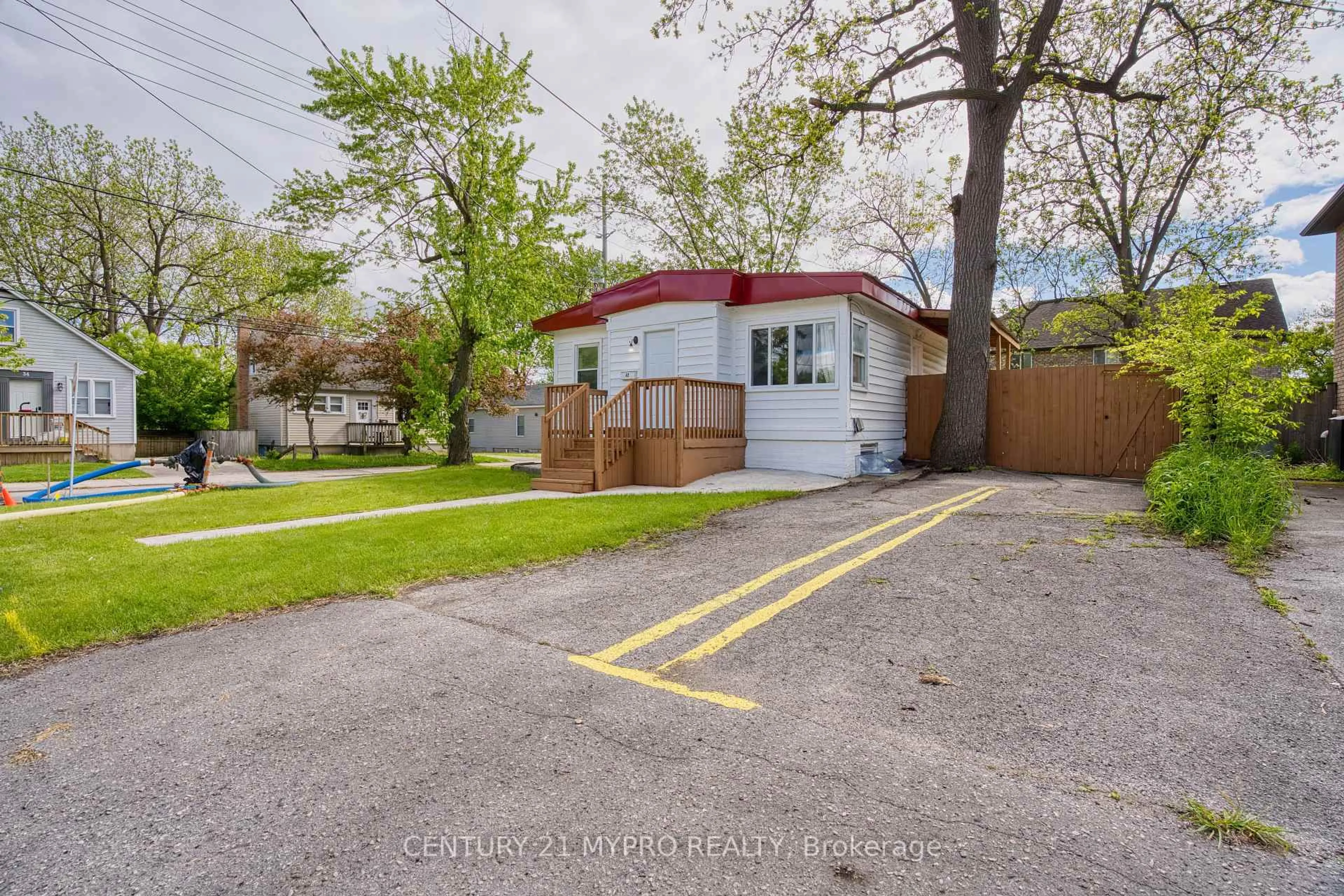 Shed for 42 Irwin St, London North Ontario N6G 1C8