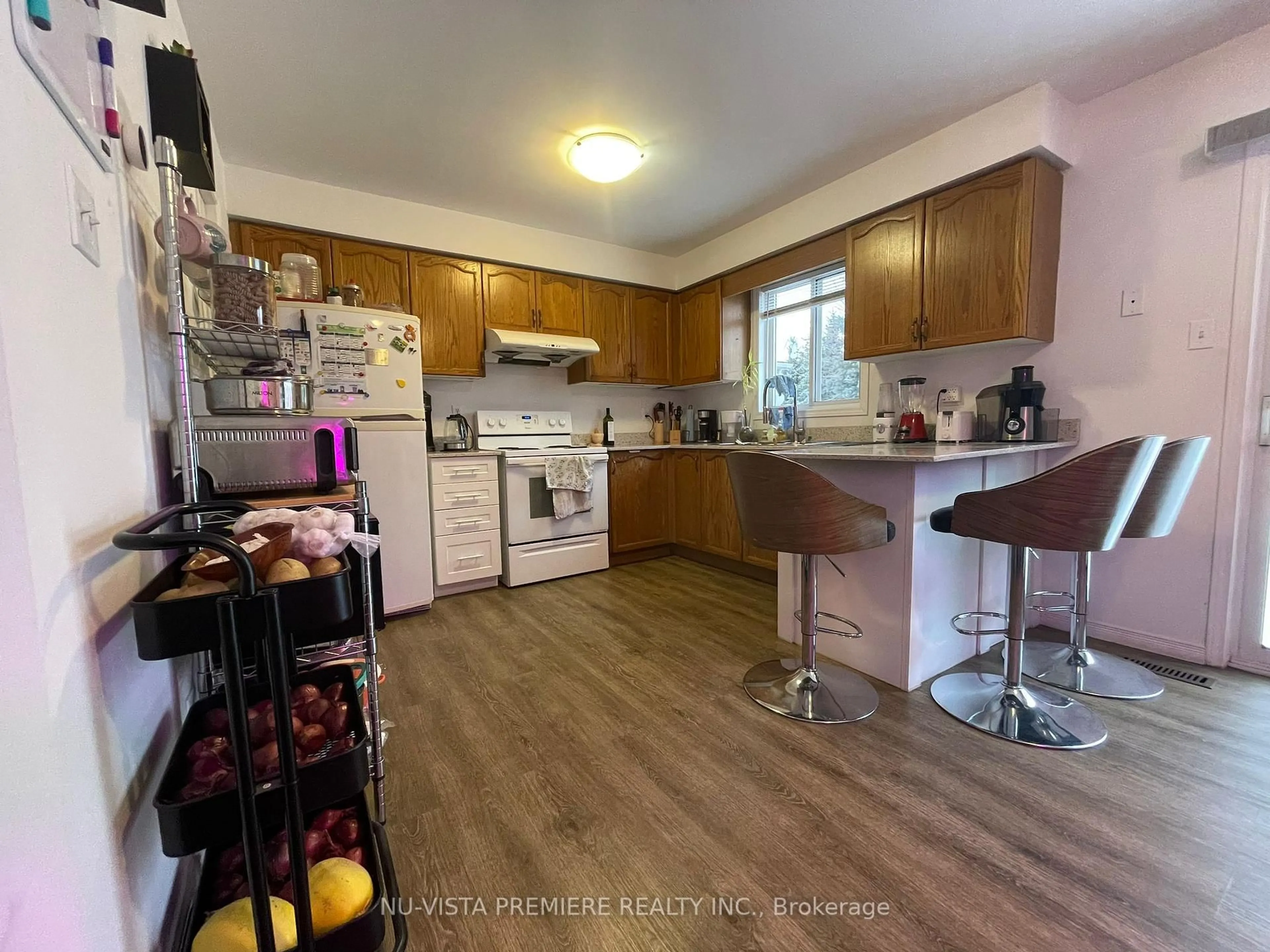 Standard kitchen, unknown for 988 PROSPERITY Crt, London East Ontario N5V 5C7