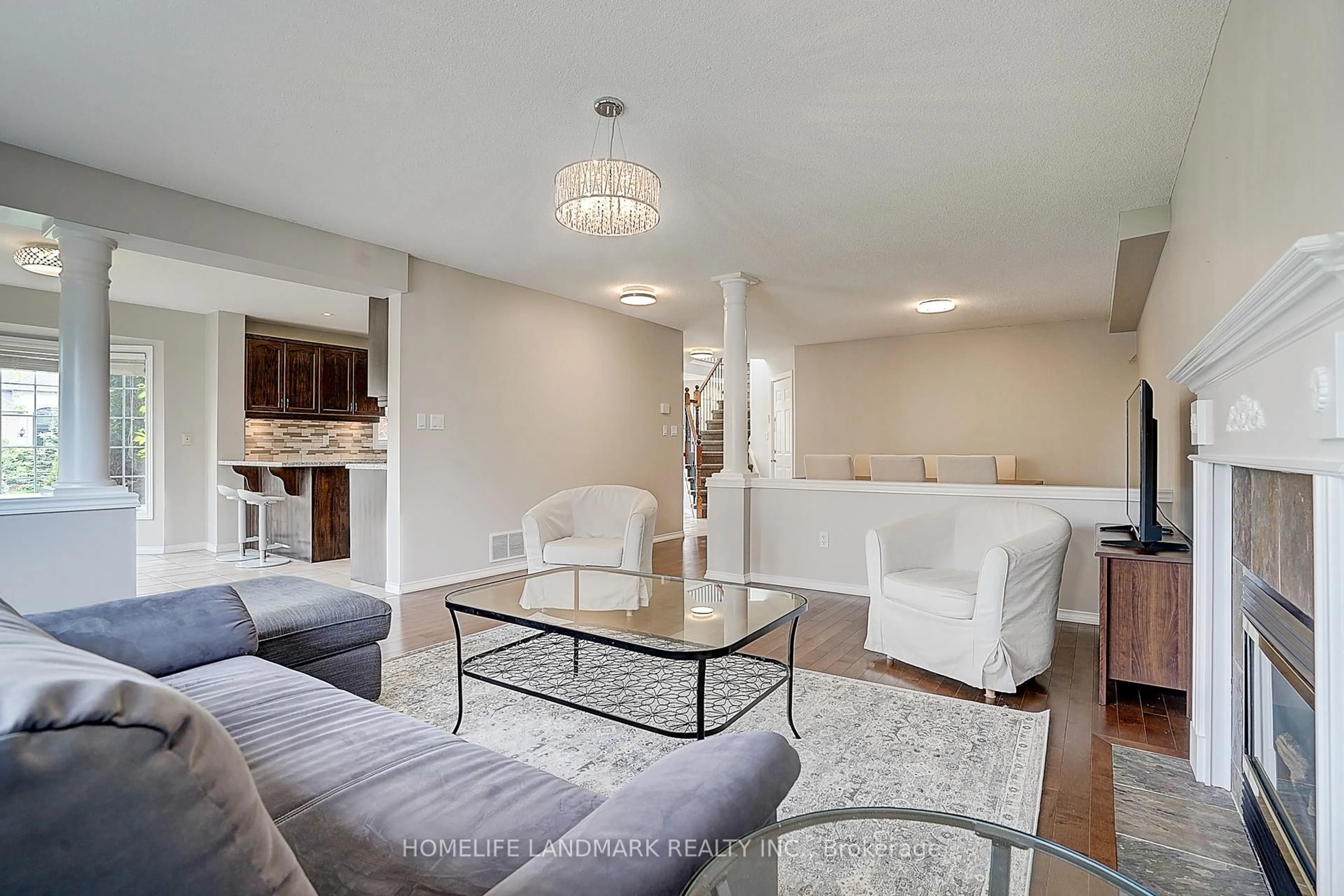 Living room with furniture, unknown for 93 Pelham Dr, Hamilton Ontario L9K 1L4