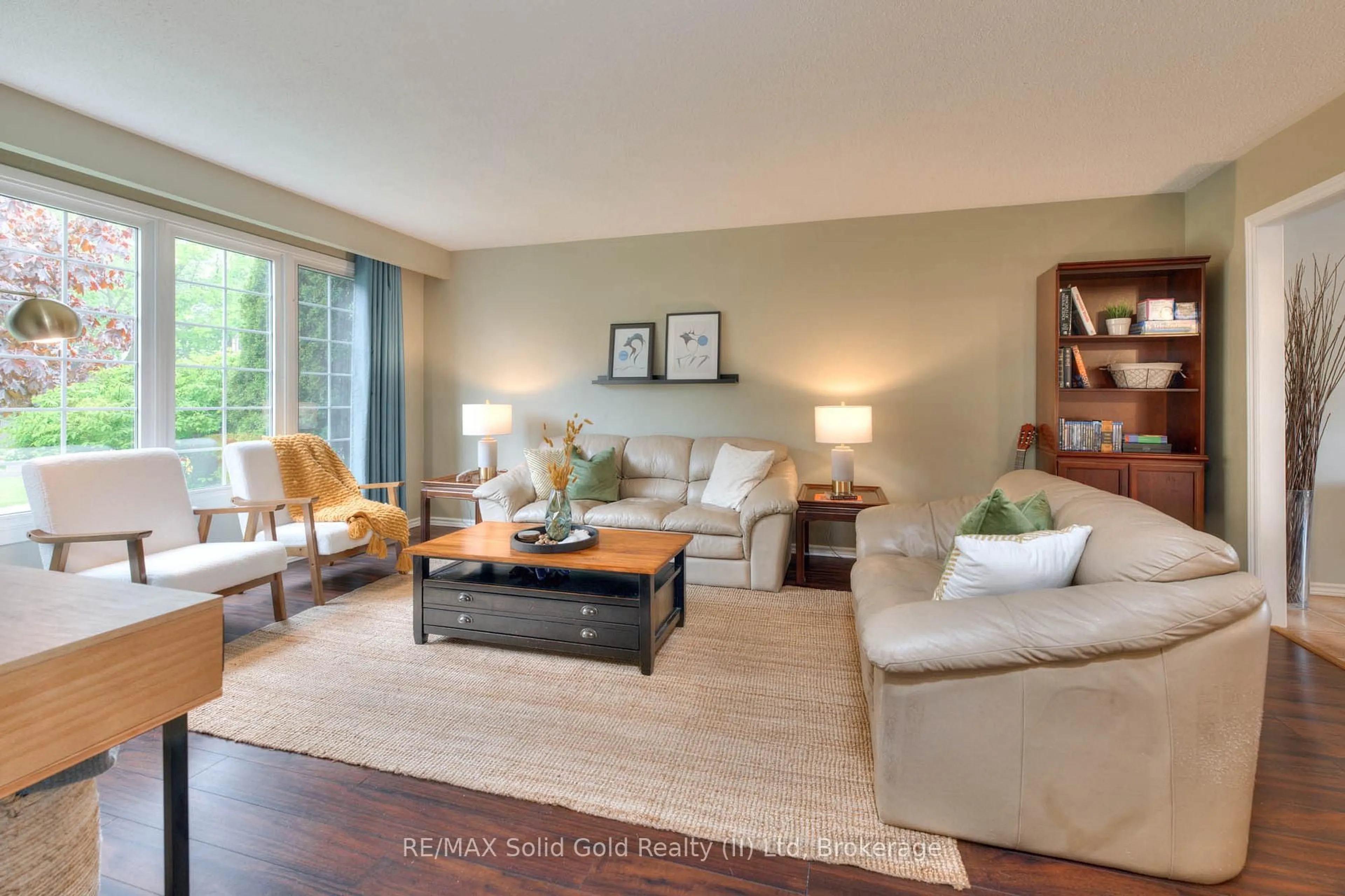 Living room with furniture, unknown for 33 Mcgarry Dr, Kitchener Ontario N2N 1A3