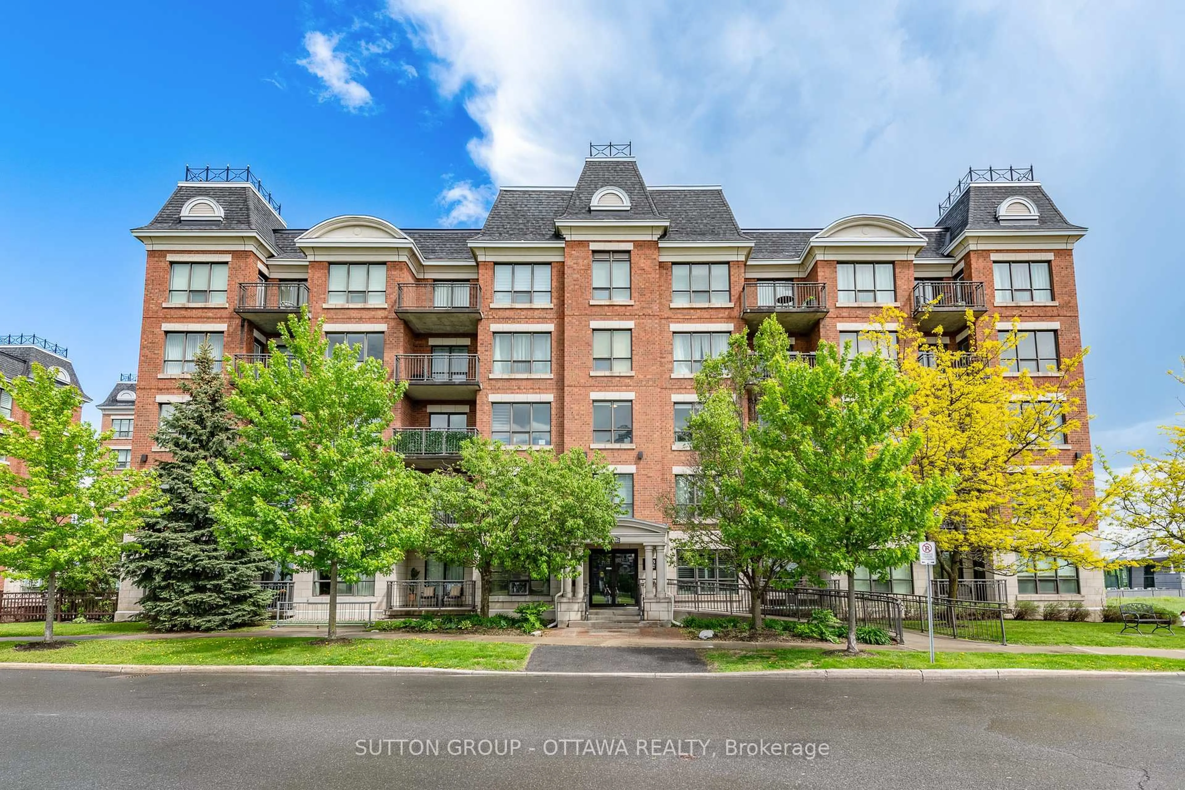 Unknown for 1005 Beauparc Private #308, Ottawa Ontario K1J 0A1