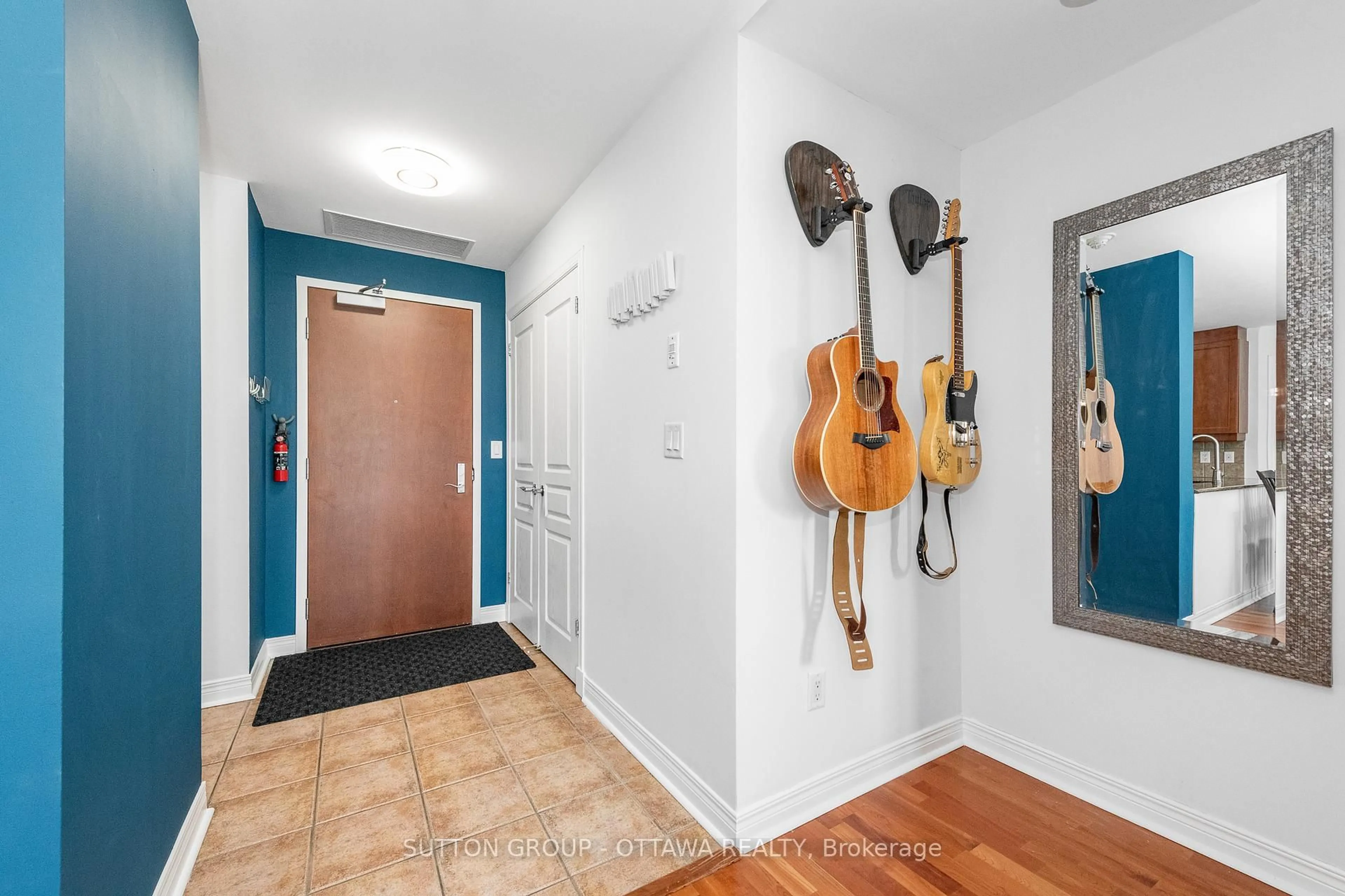 Indoor entryway for 1005 Beauparc Private #308, Ottawa Ontario K1J 0A1