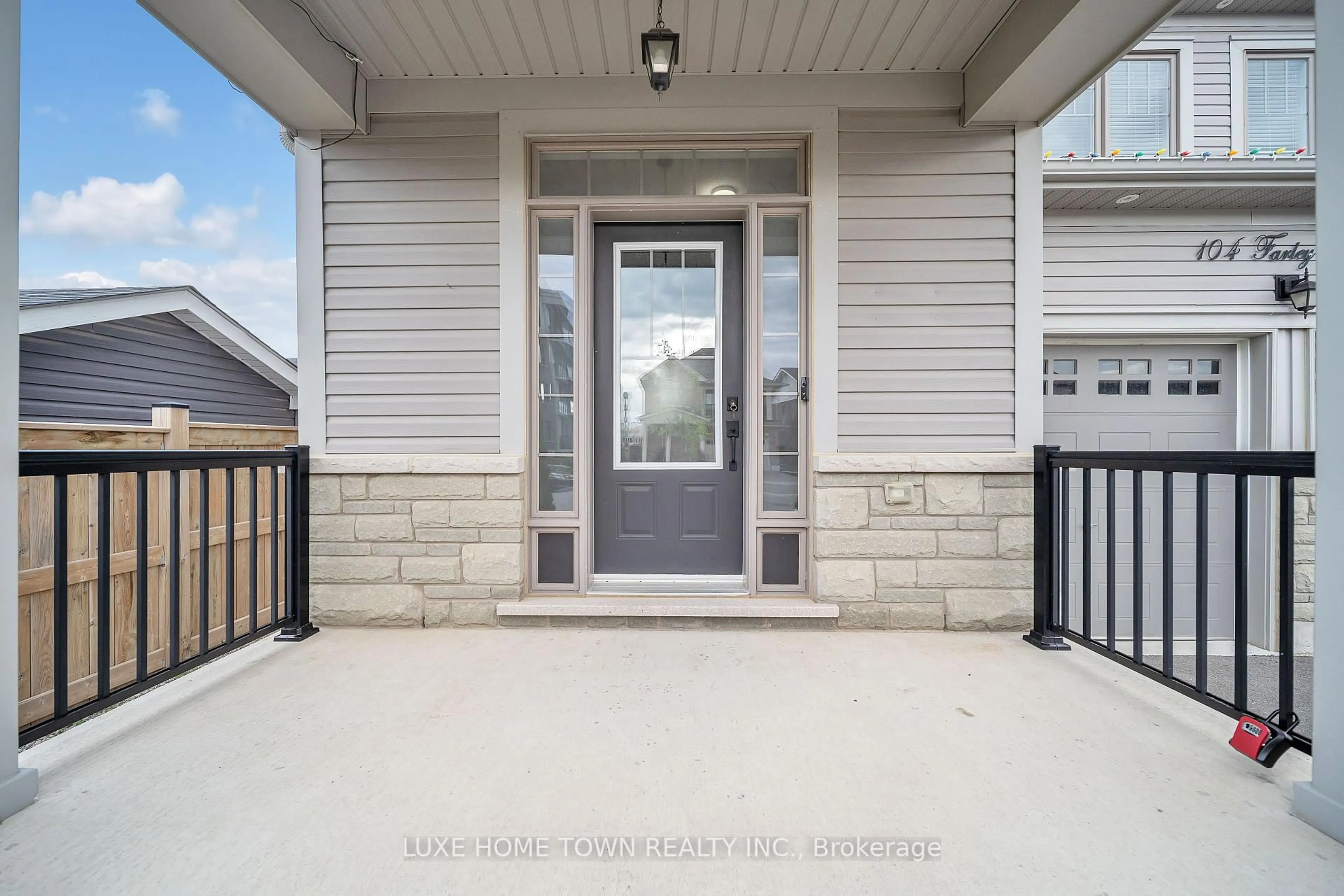 Indoor entryway for 104 Farley Rd, Centre Wellington Ontario N1M 0H2