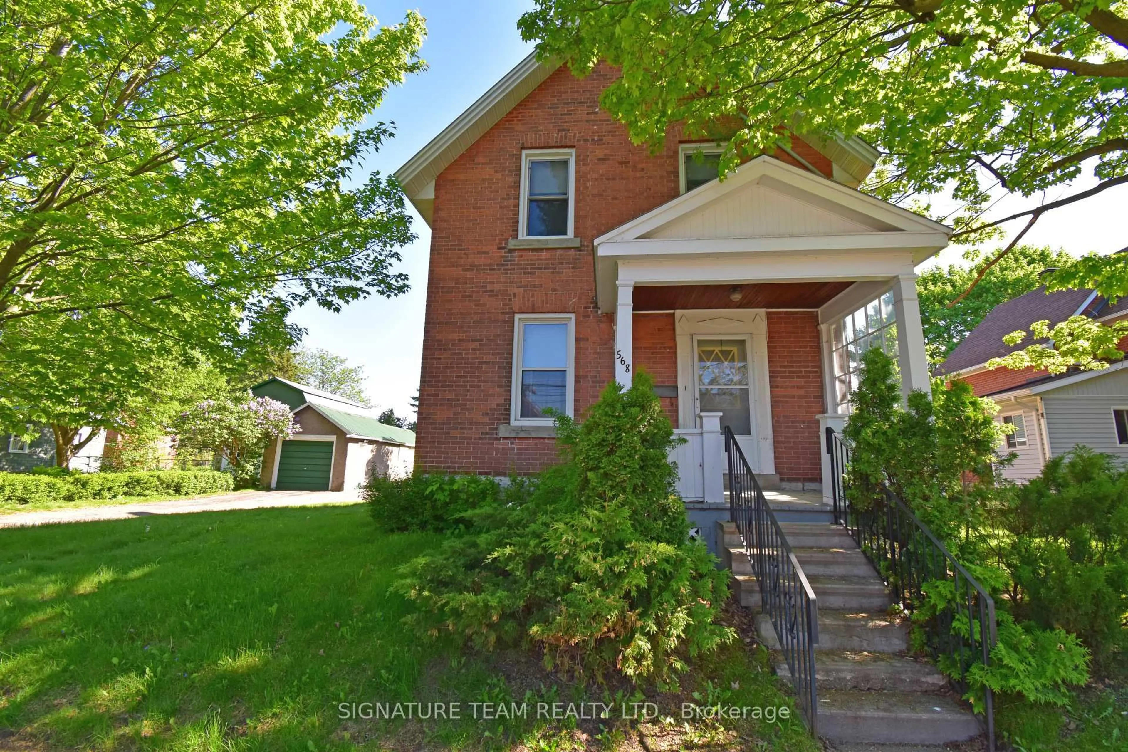 Home with brick exterior material, street for 568 Mary St, Pembroke Ontario K8A 5X3