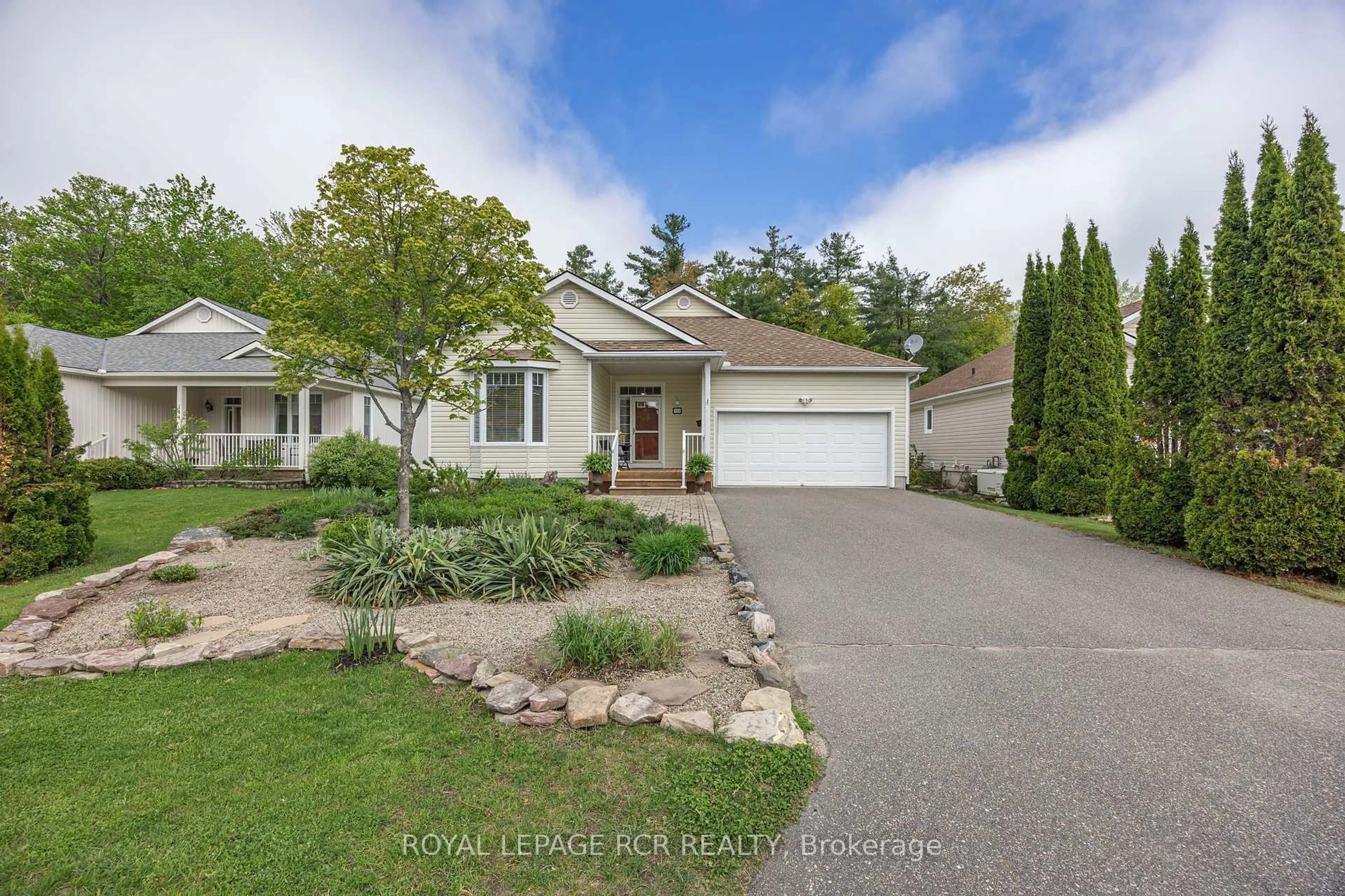 A pic from outside/outdoor area/front of a property/back of a property/a pic from drone, street for 150 Hedgewood Lane, Gravenhurst Ontario P1P 1Z4