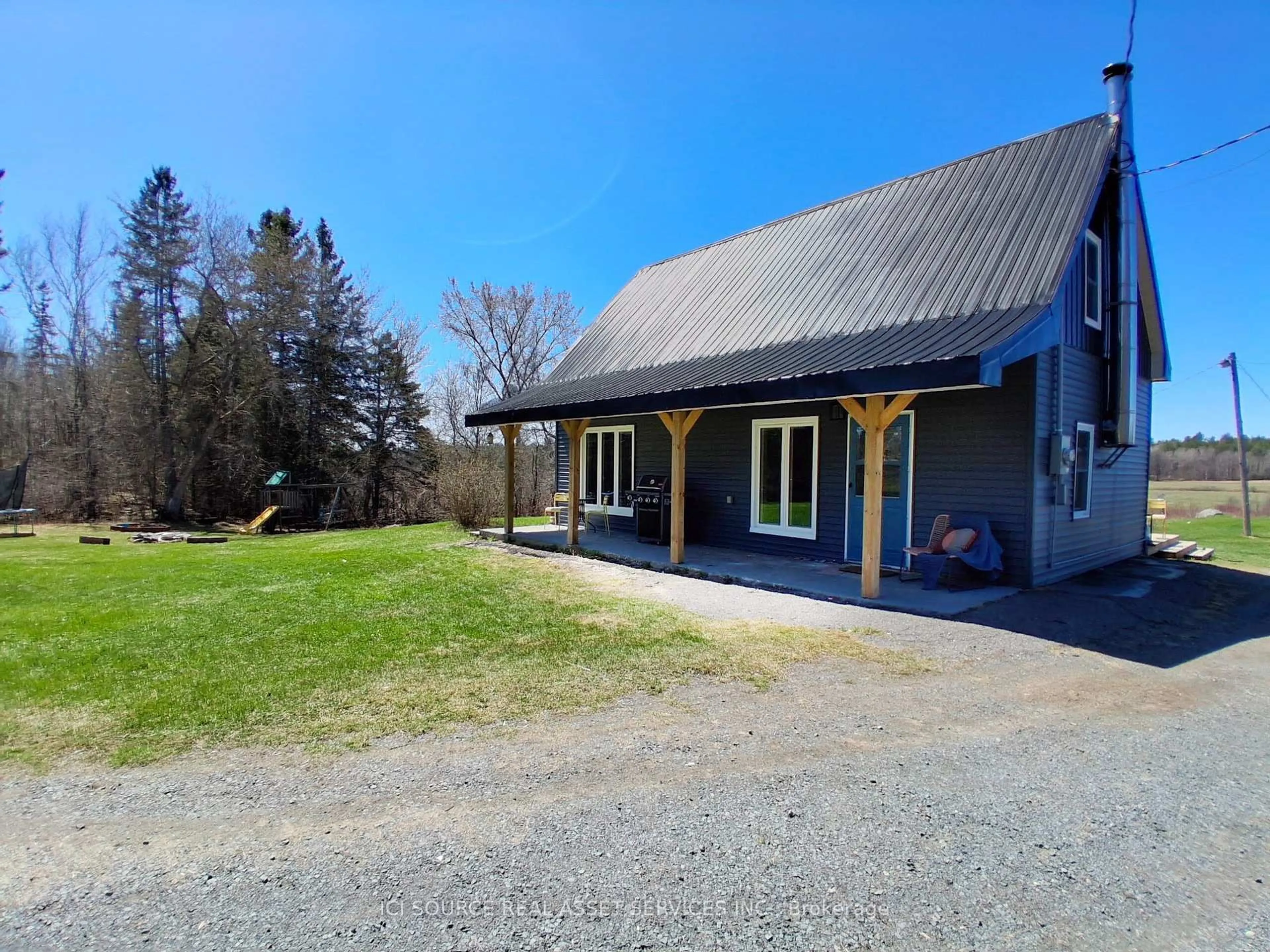 A pic from outside/outdoor area/front of a property/back of a property/a pic from drone, building for 493 Pine Poultry Rd, West Nipissing Ontario P0H 2N0