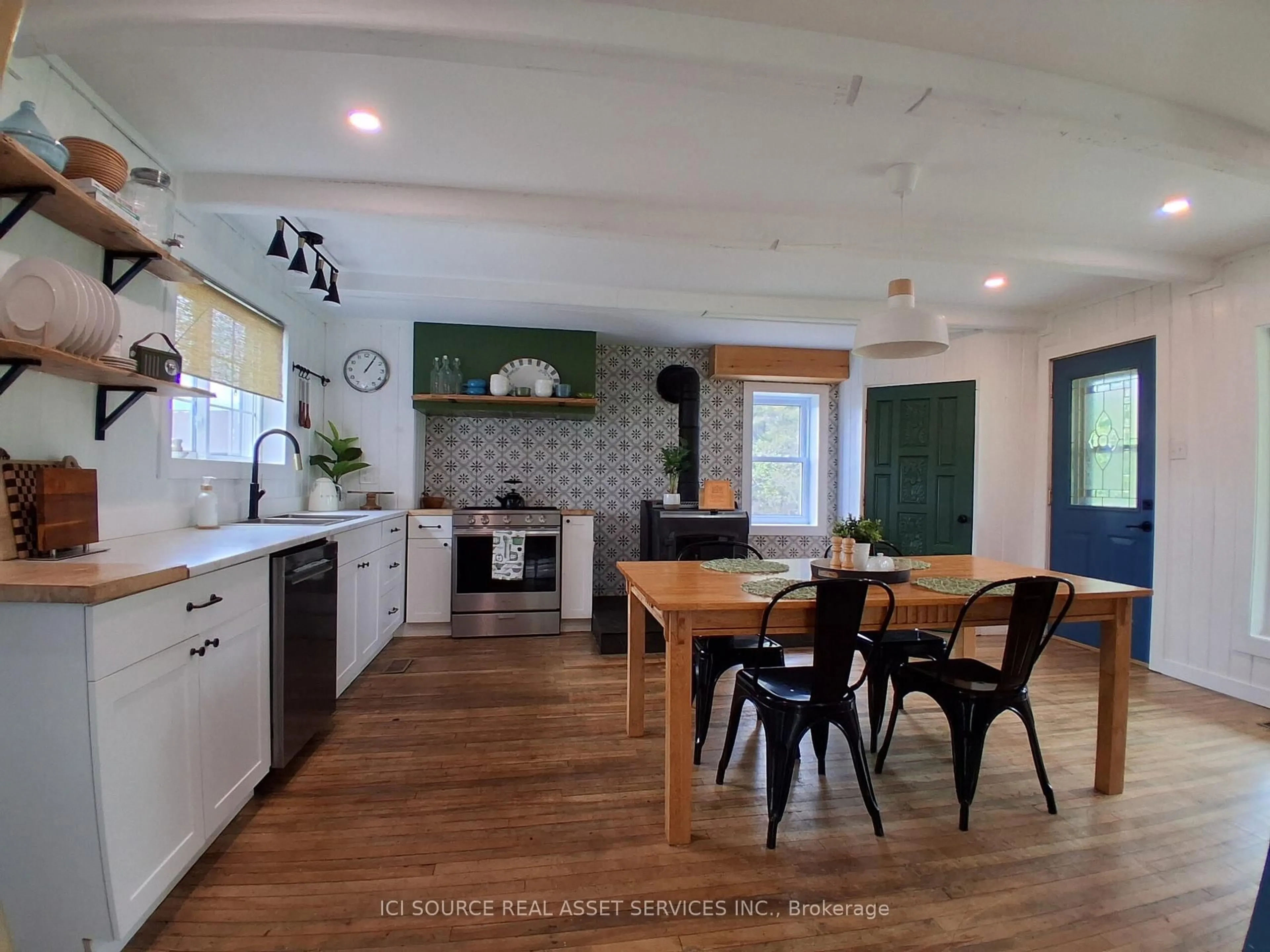 Open concept kitchen, unknown for 493 Pine Poultry Rd, West Nipissing Ontario P0H 2N0