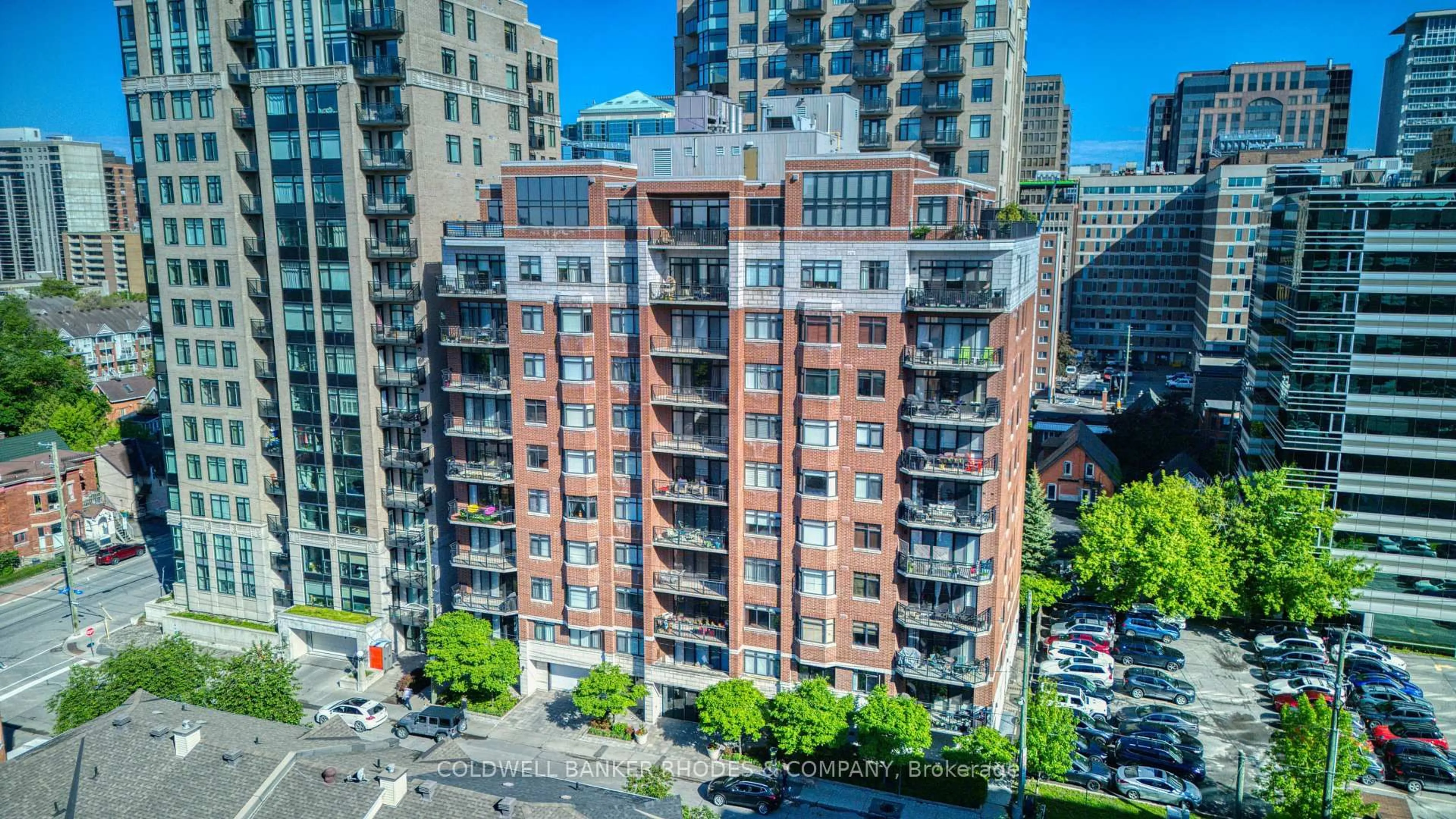A pic from outside/outdoor area/front of a property/back of a property/a pic from drone, city buildings view from balcony for 375 Lisgar St #503, Ottawa Ontario K2P 0E3