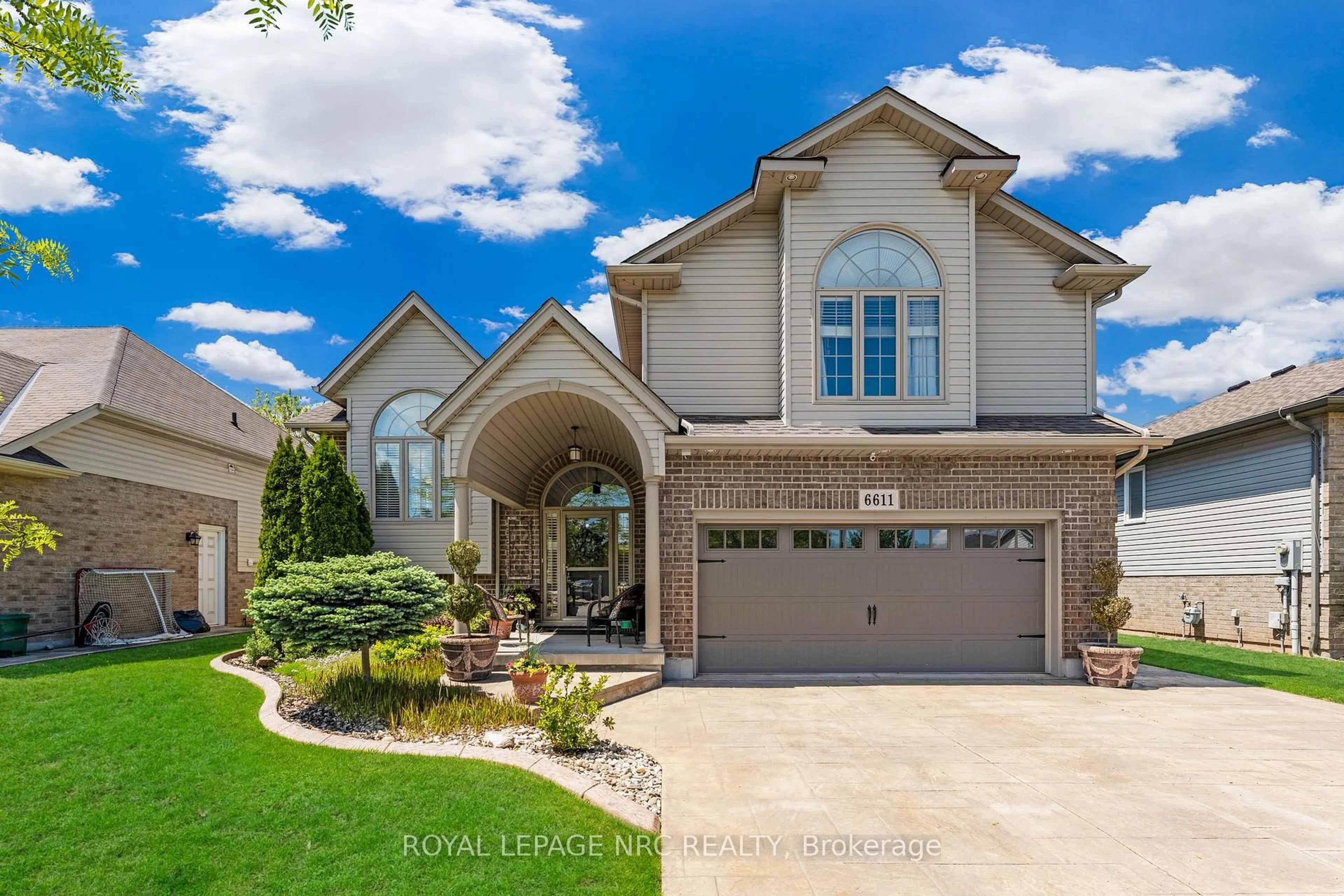 Home with brick exterior material, street for 6611 Parkside Rd, Niagara Falls Ontario L2H 0A8