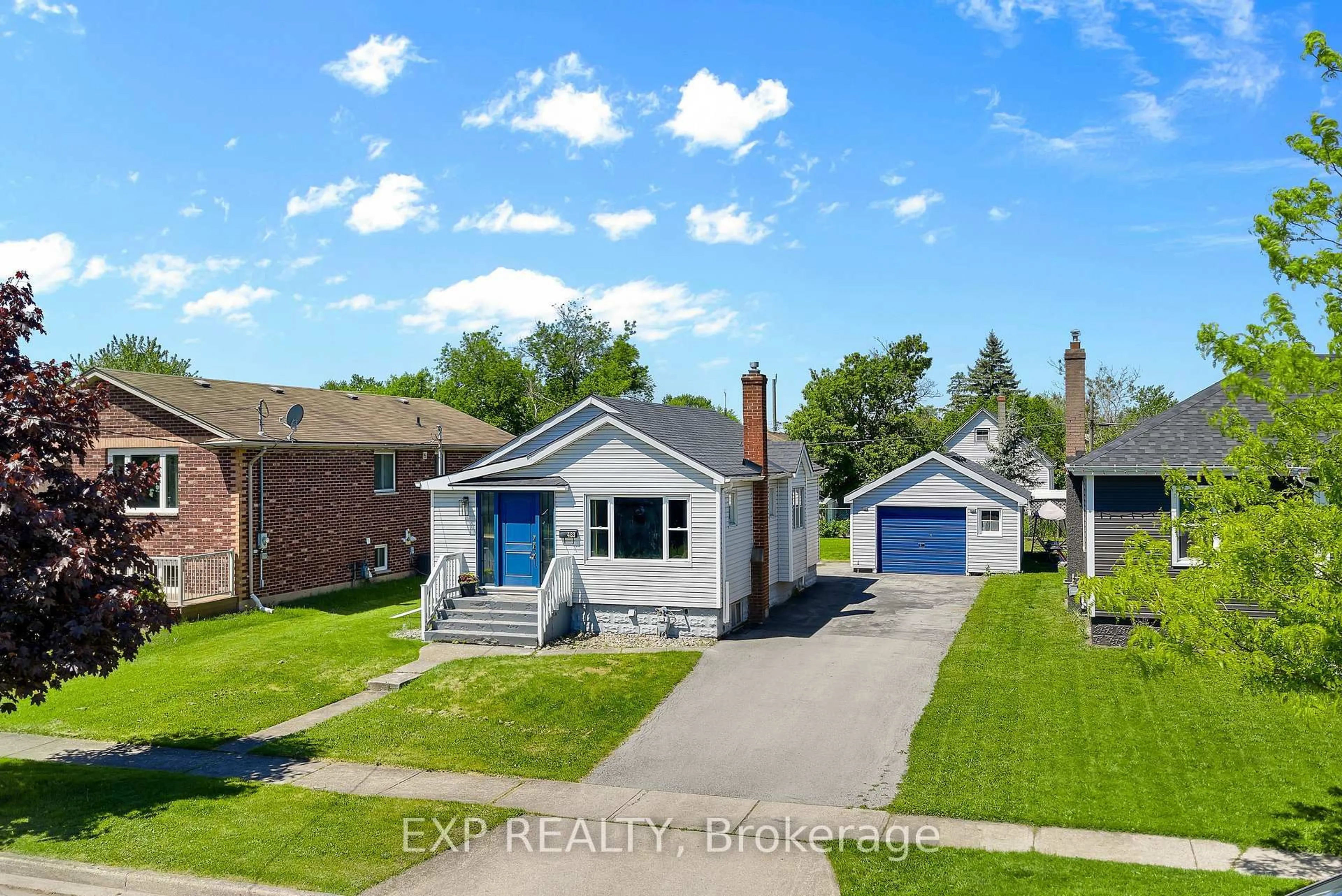 A pic from outside/outdoor area/front of a property/back of a property/a pic from drone, street for 483 SCHOLFIELD Ave, Welland Ontario L3B 1N3