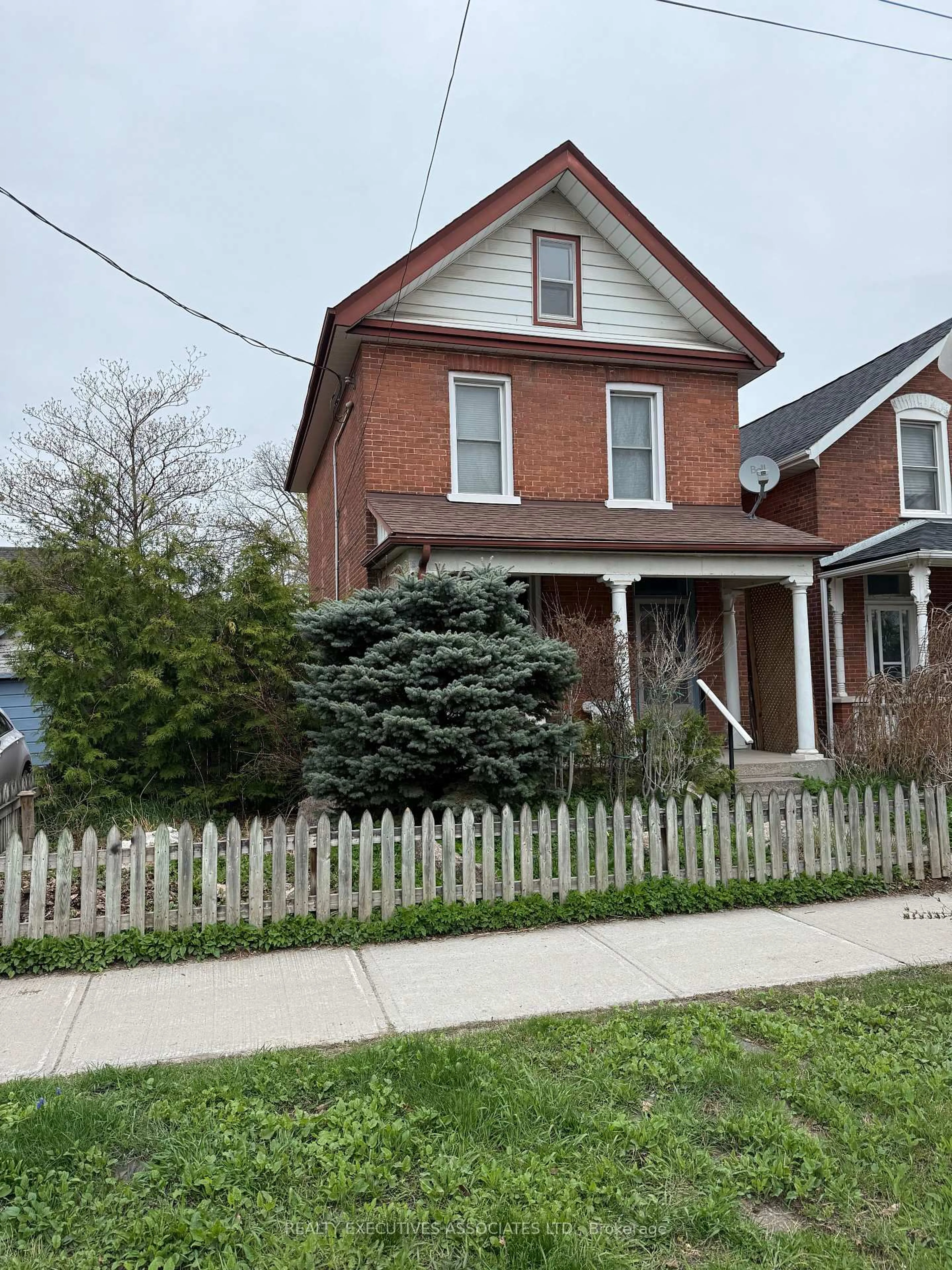 Home with brick exterior material, street for 476 Bolivar St, Peterborough Central Ontario K9J 4R4