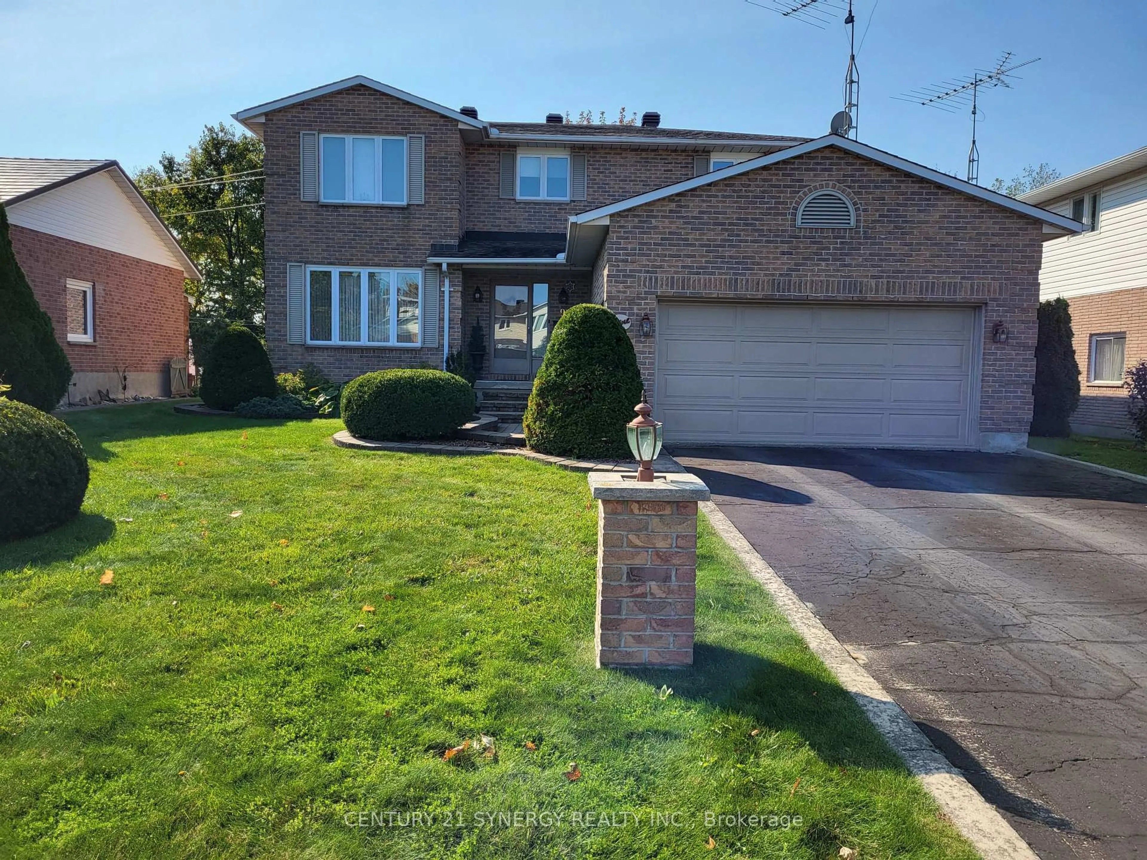Home with brick exterior material, street for 9 Davis Dr, Smiths Falls Ontario K7A 5G7
