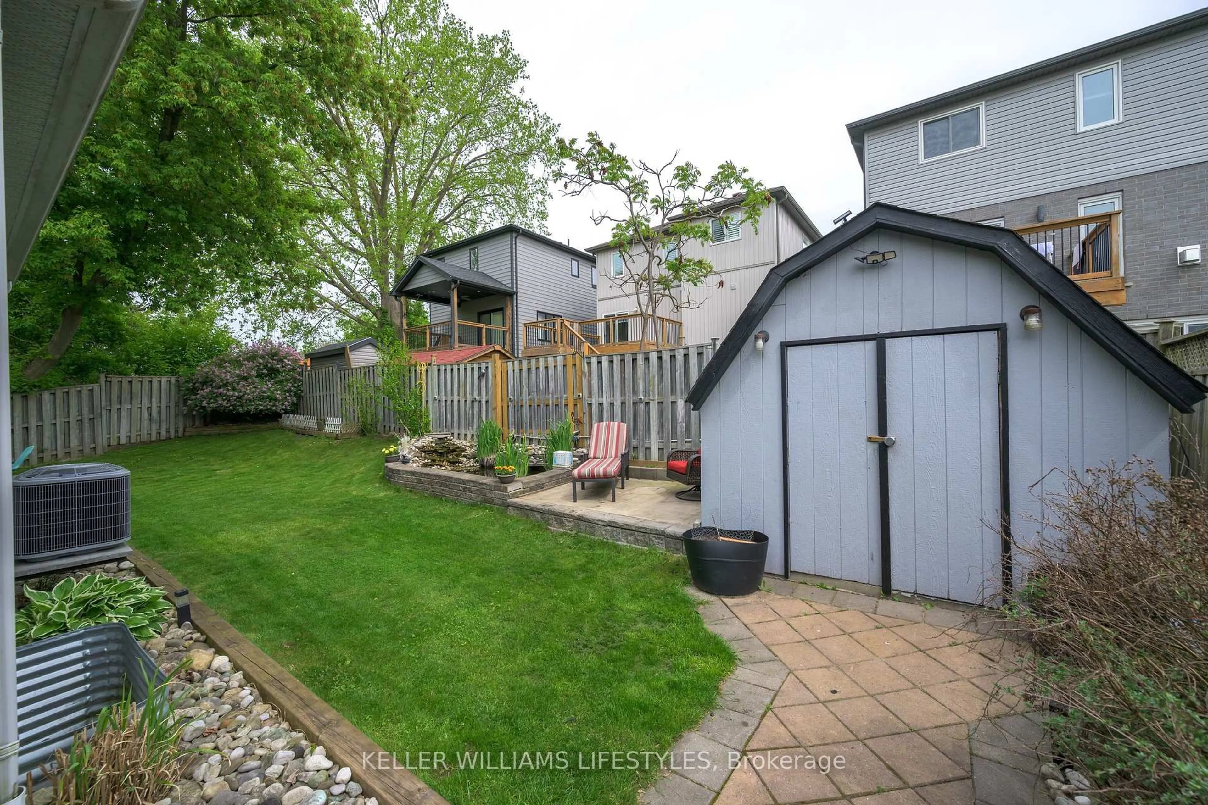 A pic from outside/outdoor area/front of a property/back of a property/a pic from drone, street for 1850 Purcell Dr, London East Ontario N5W 6E3