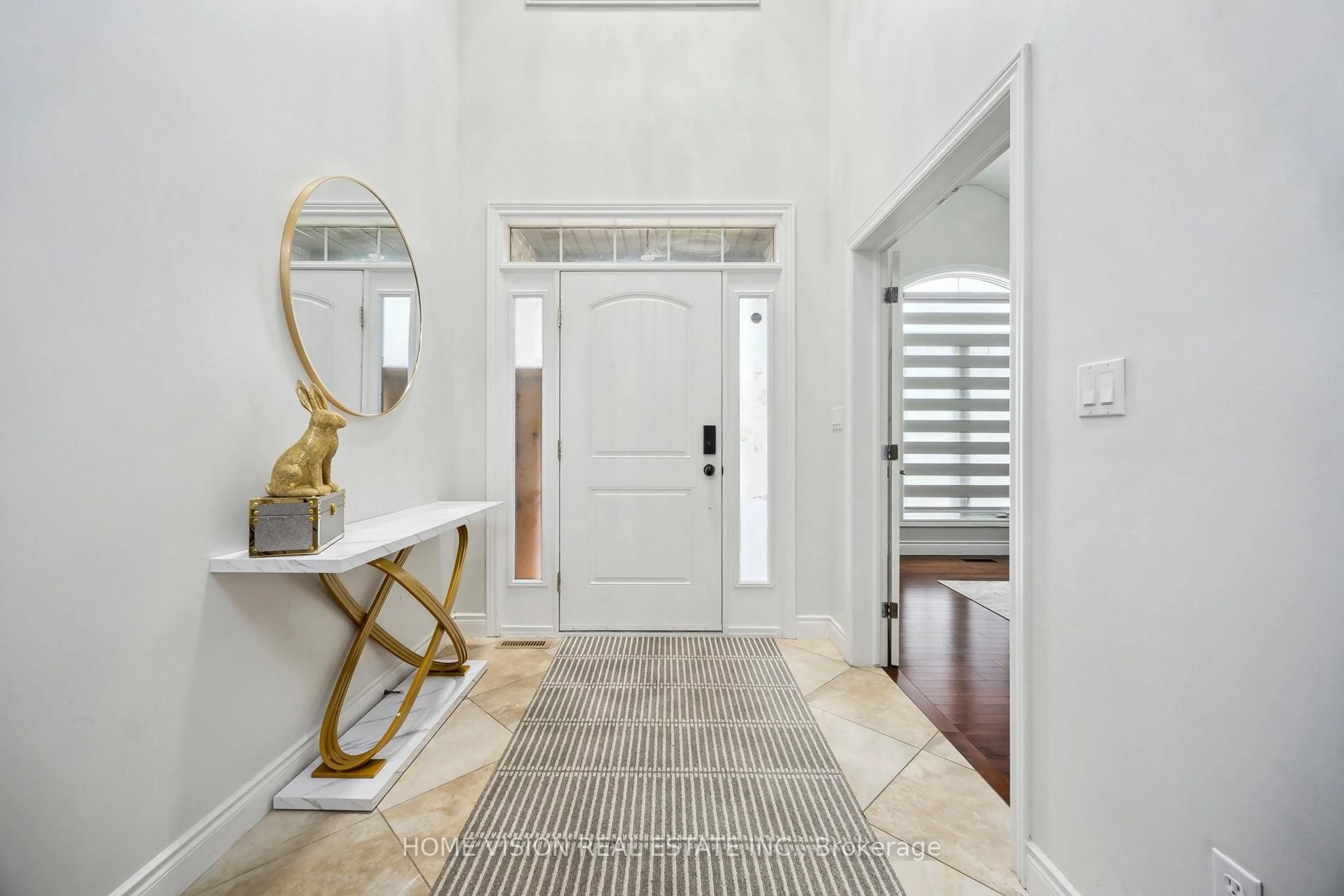 Indoor entryway for 595 Firefly Dr, London North Ontario N5X 0E2