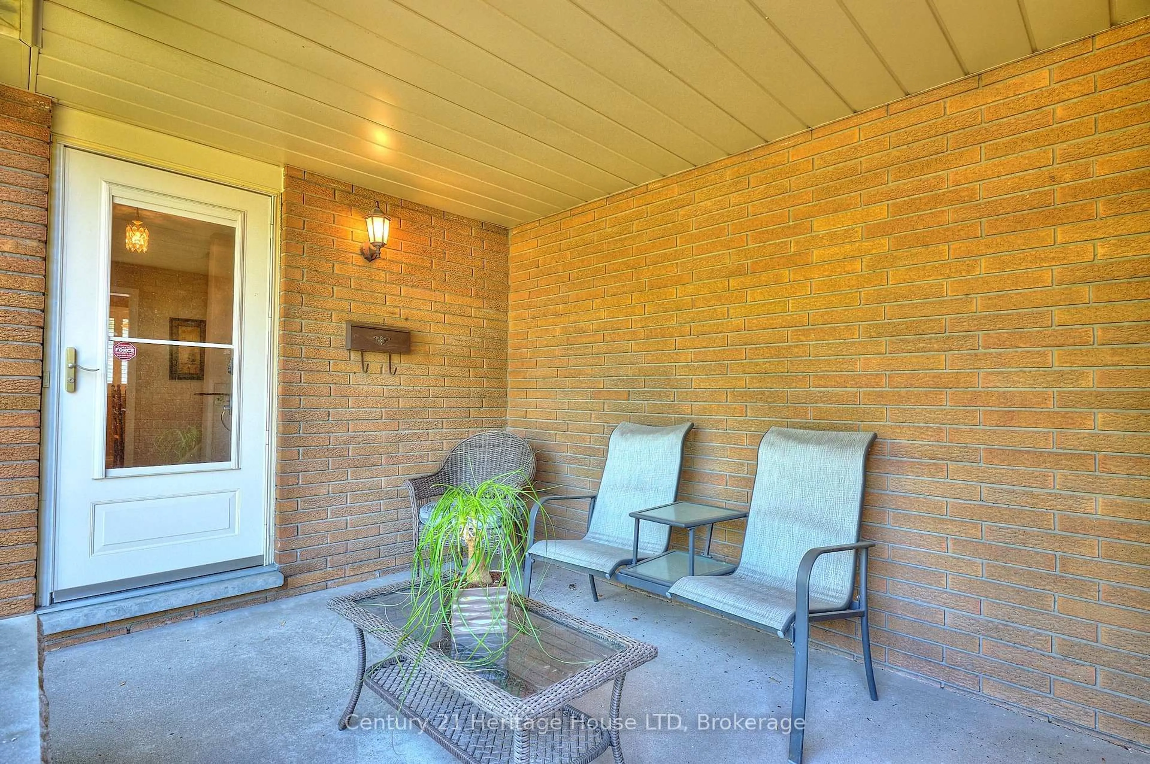 Patio, street for 4668 Pinedale Dr, Niagara Falls Ontario L2E 6M8