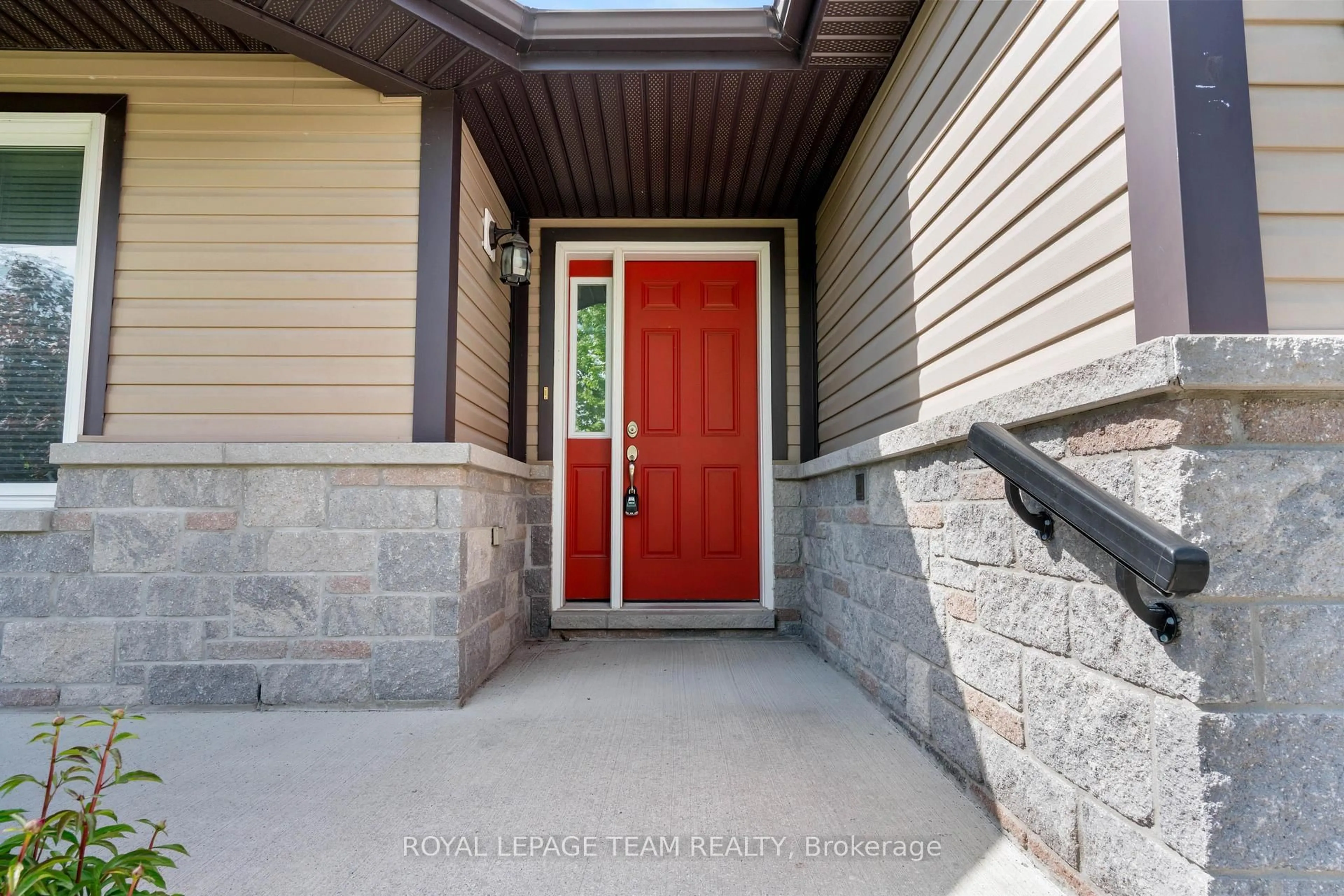 Indoor entryway for 29 Westerra Way, North Grenville Ontario K0G 1J0