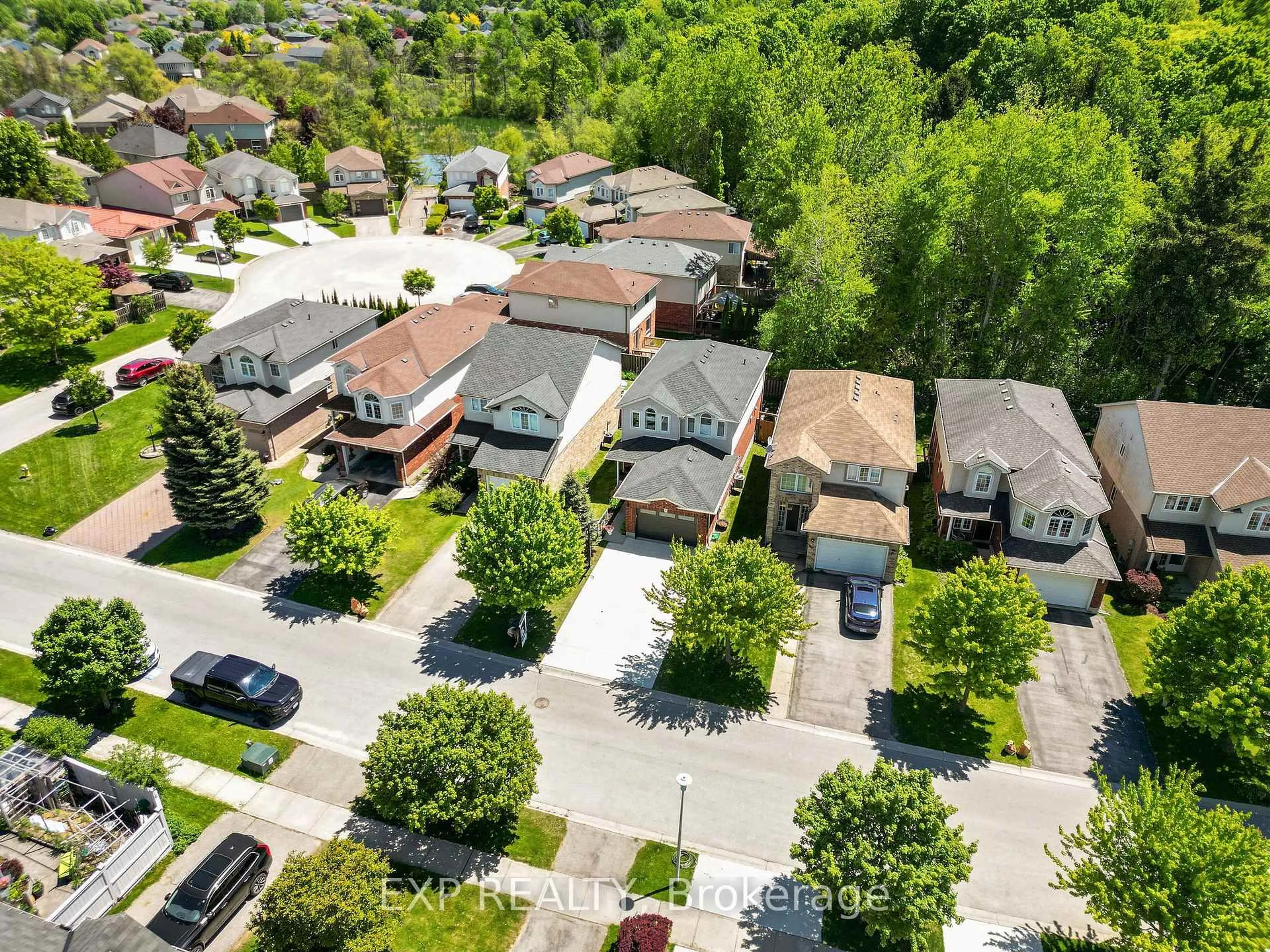 A pic from outside/outdoor area/front of a property/back of a property/a pic from drone, street for 673 SPRUCEWOOD Dr, London North Ontario N5X 4L5