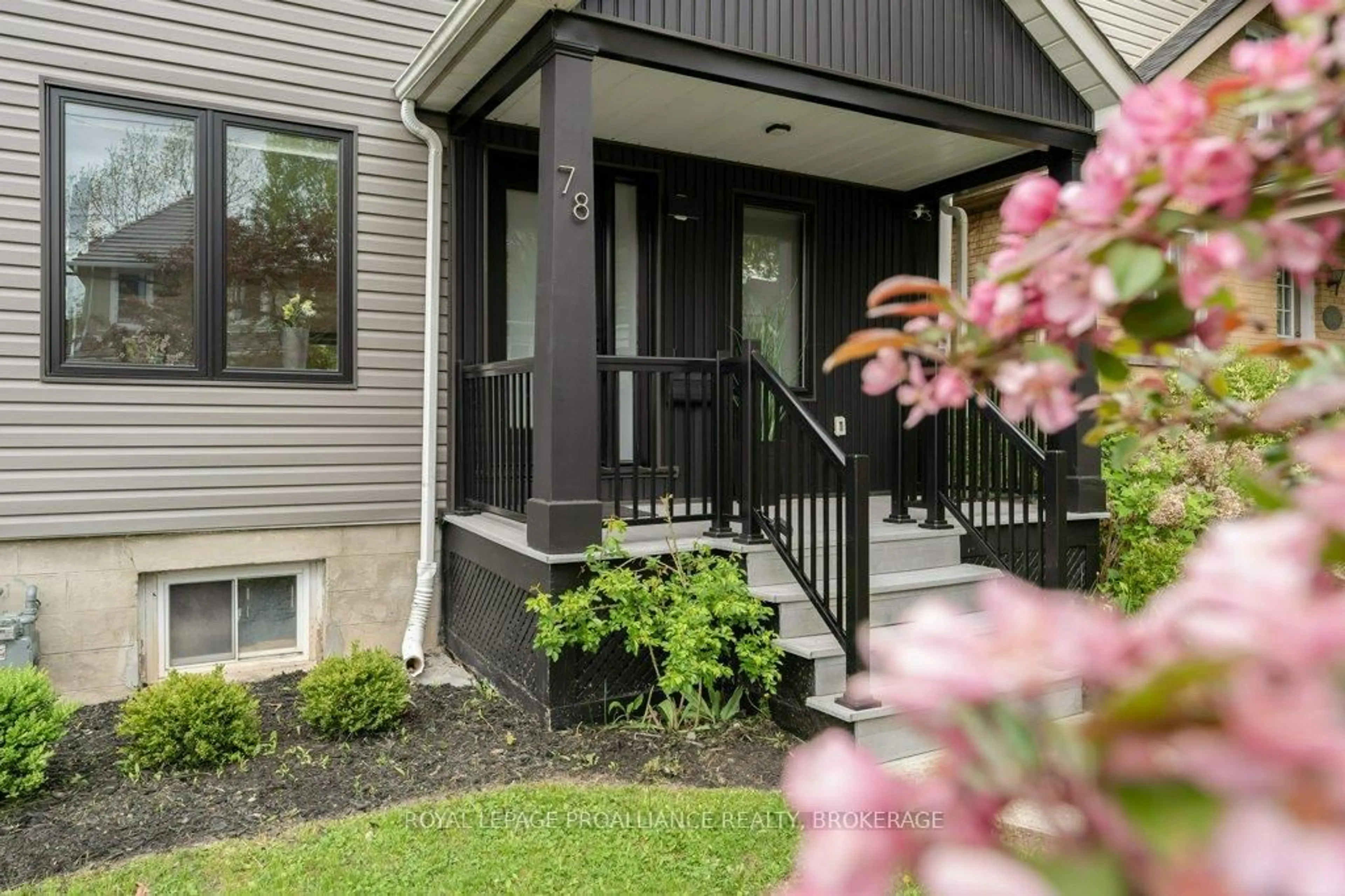 Unknown for 78 Pembroke St, Kingston Ontario K7L 4N7