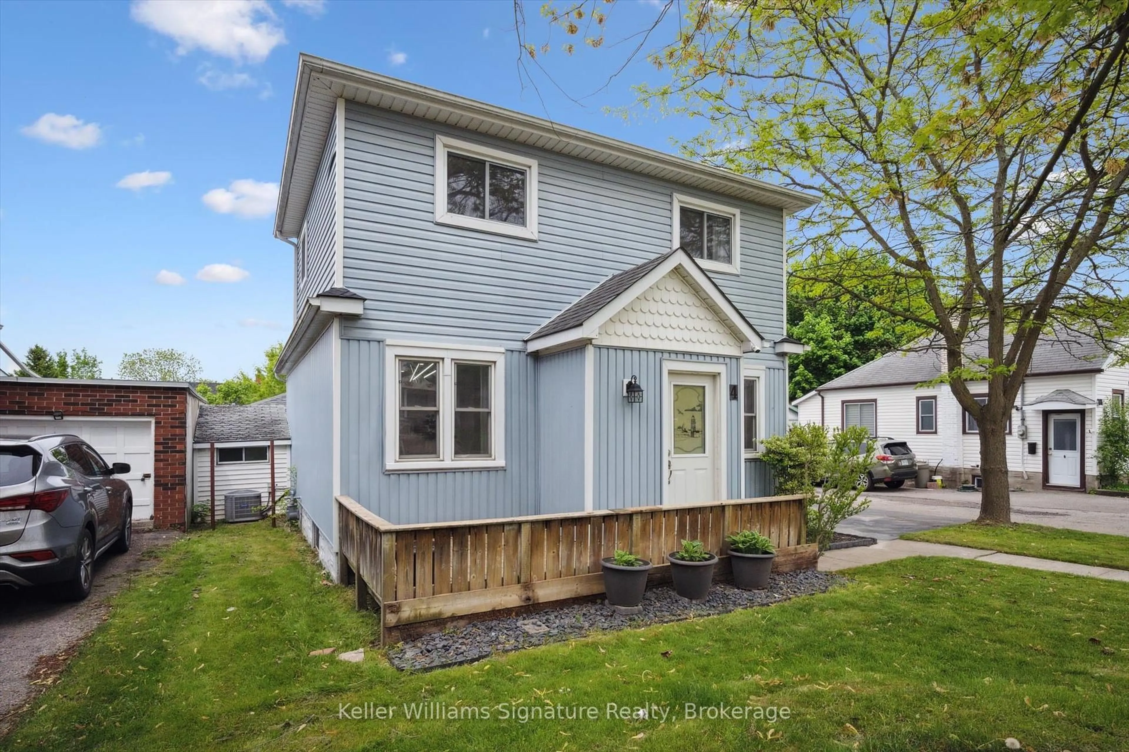 Home with vinyl exterior material, street for 4 Kennedy Ave, Kitchener Ontario N2G 2Z8