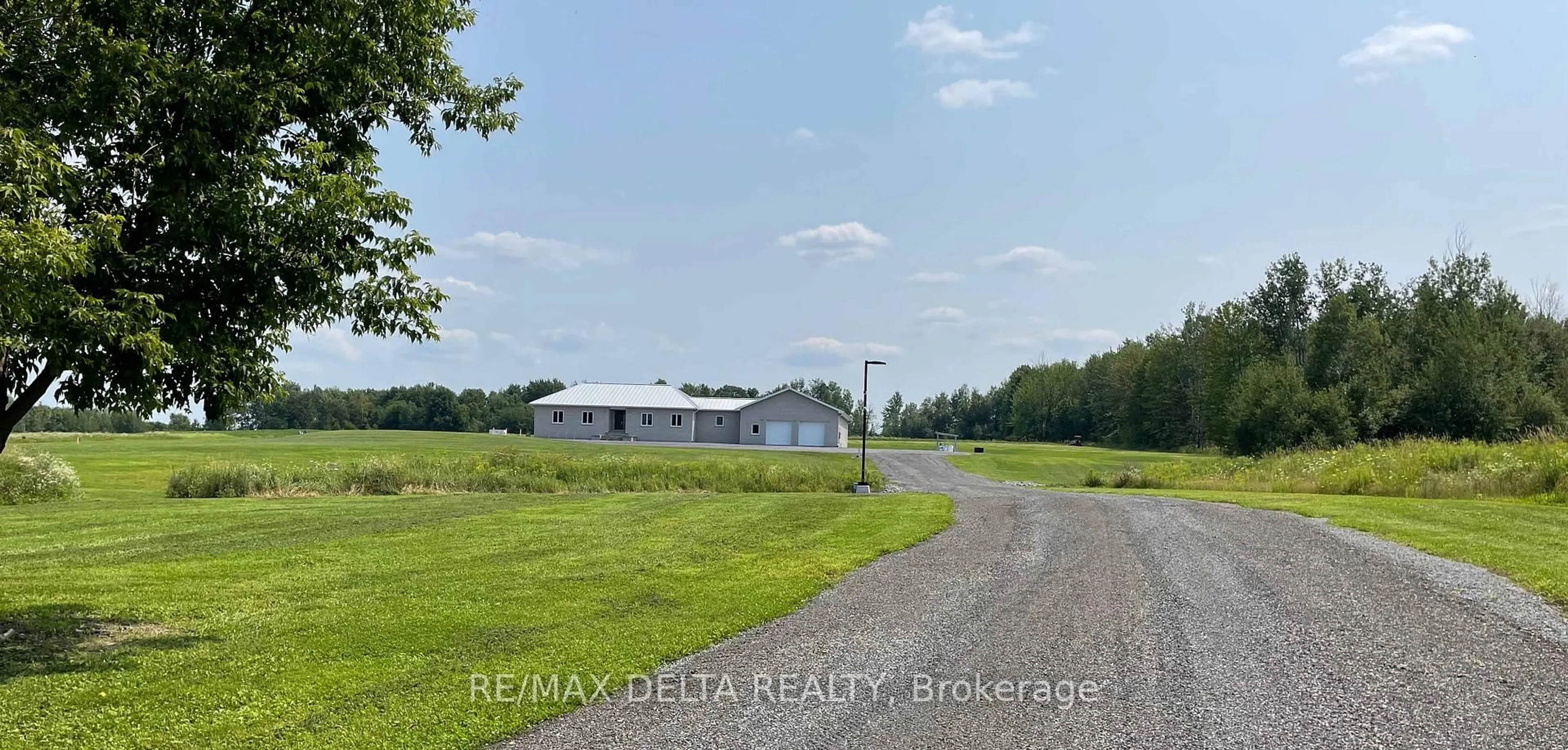 A pic from outside/outdoor area/front of a property/back of a property/a pic from drone, water/lake/river/ocean view for 2030 Labonté St, Clarence-Rockland Ontario K0A 1N0