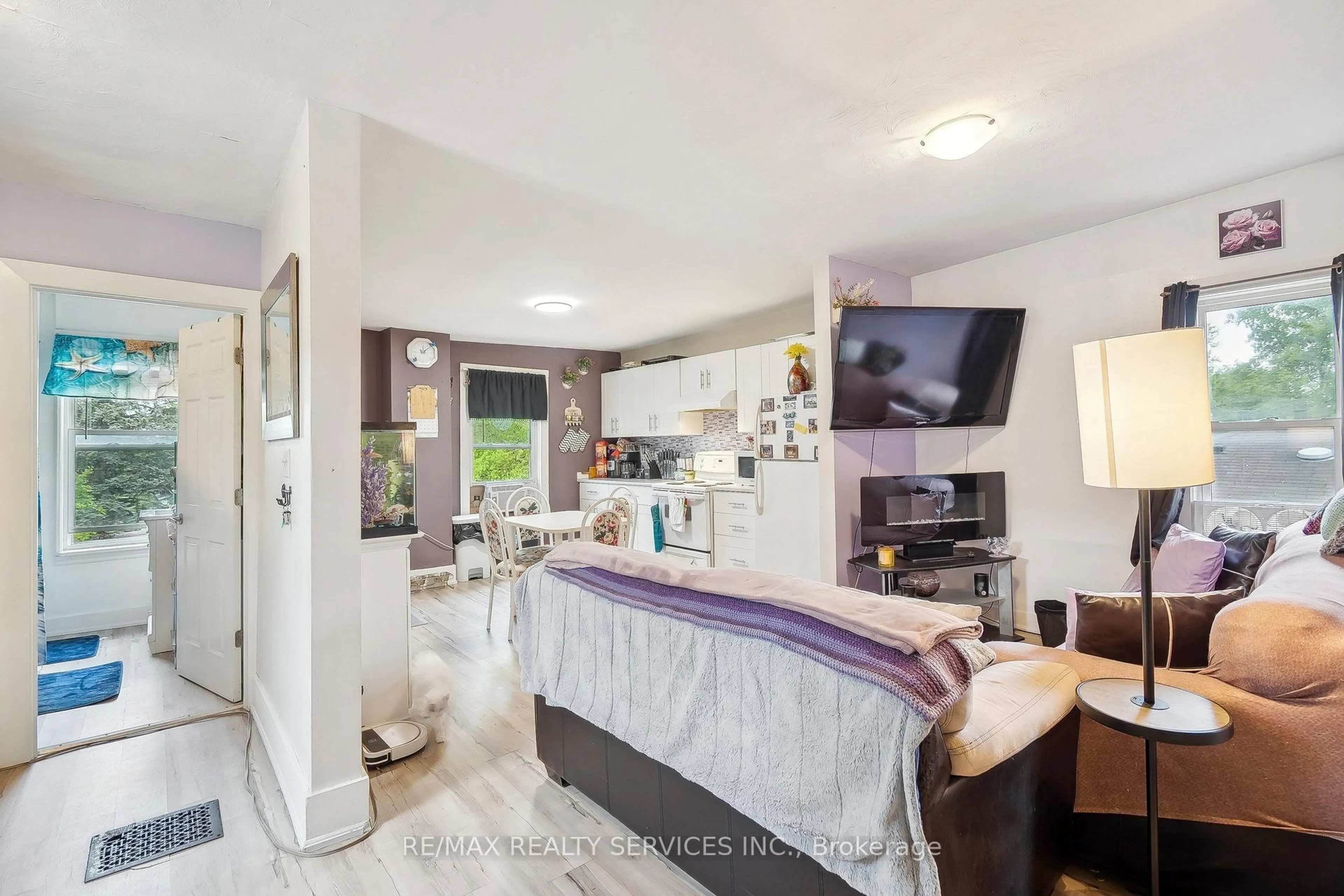 Open concept kitchen, unknown for 5042 Ontario Ave, Niagara Falls Ontario L2E 3R9