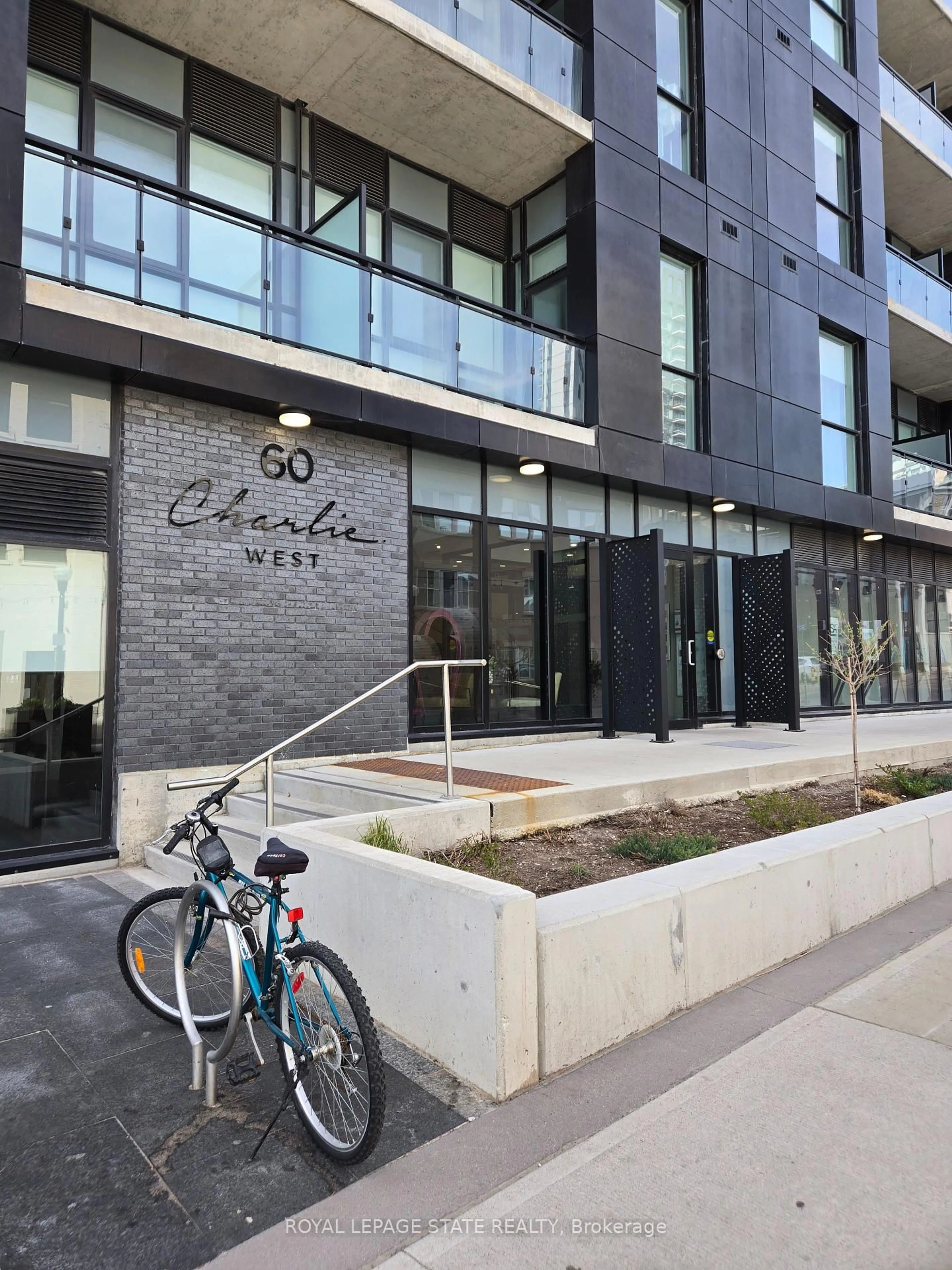 Unknown for 60 Charles St #1202, Kitchener Ontario N2G 0C9