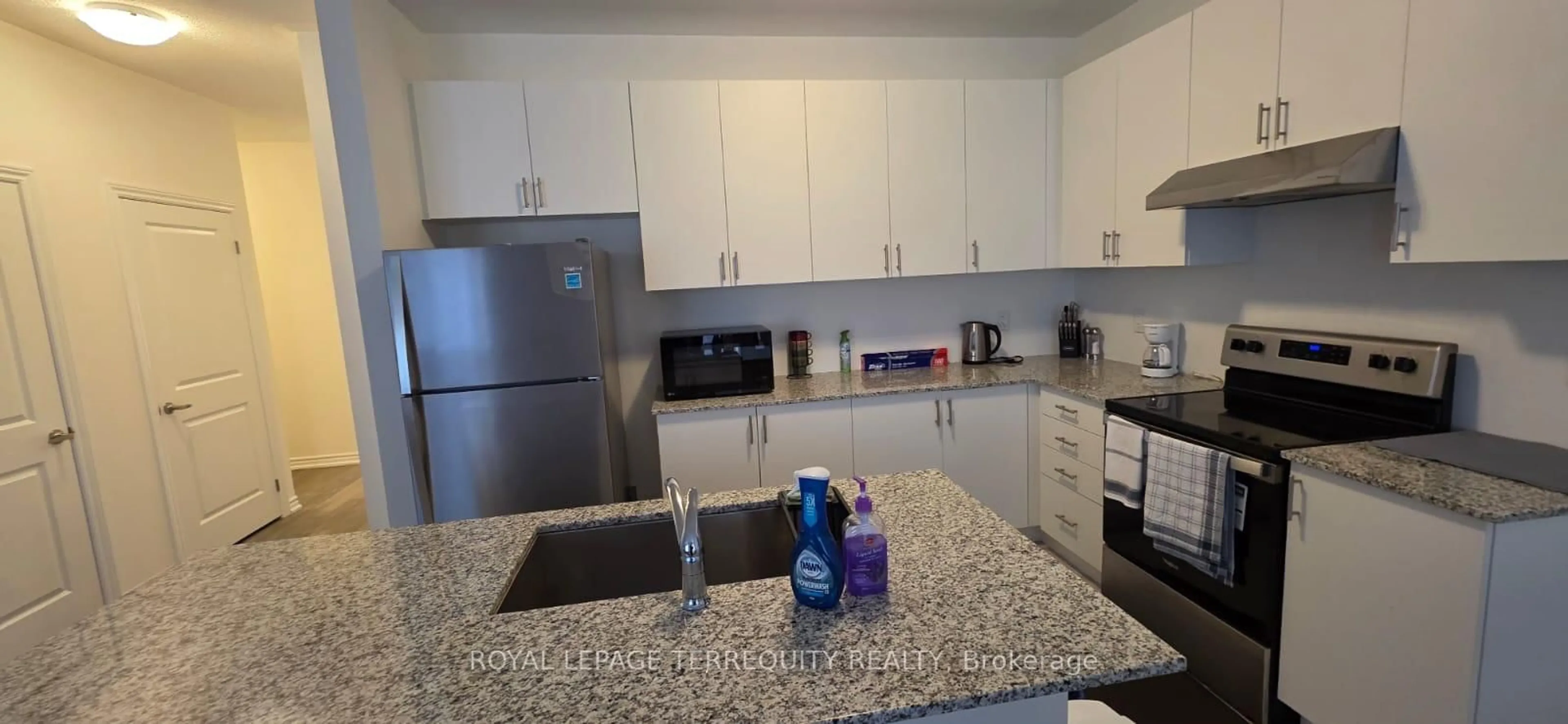 Standard kitchen, unknown for 37 Hillcroft Way, Kawartha Lakes Ontario K0M 1A0