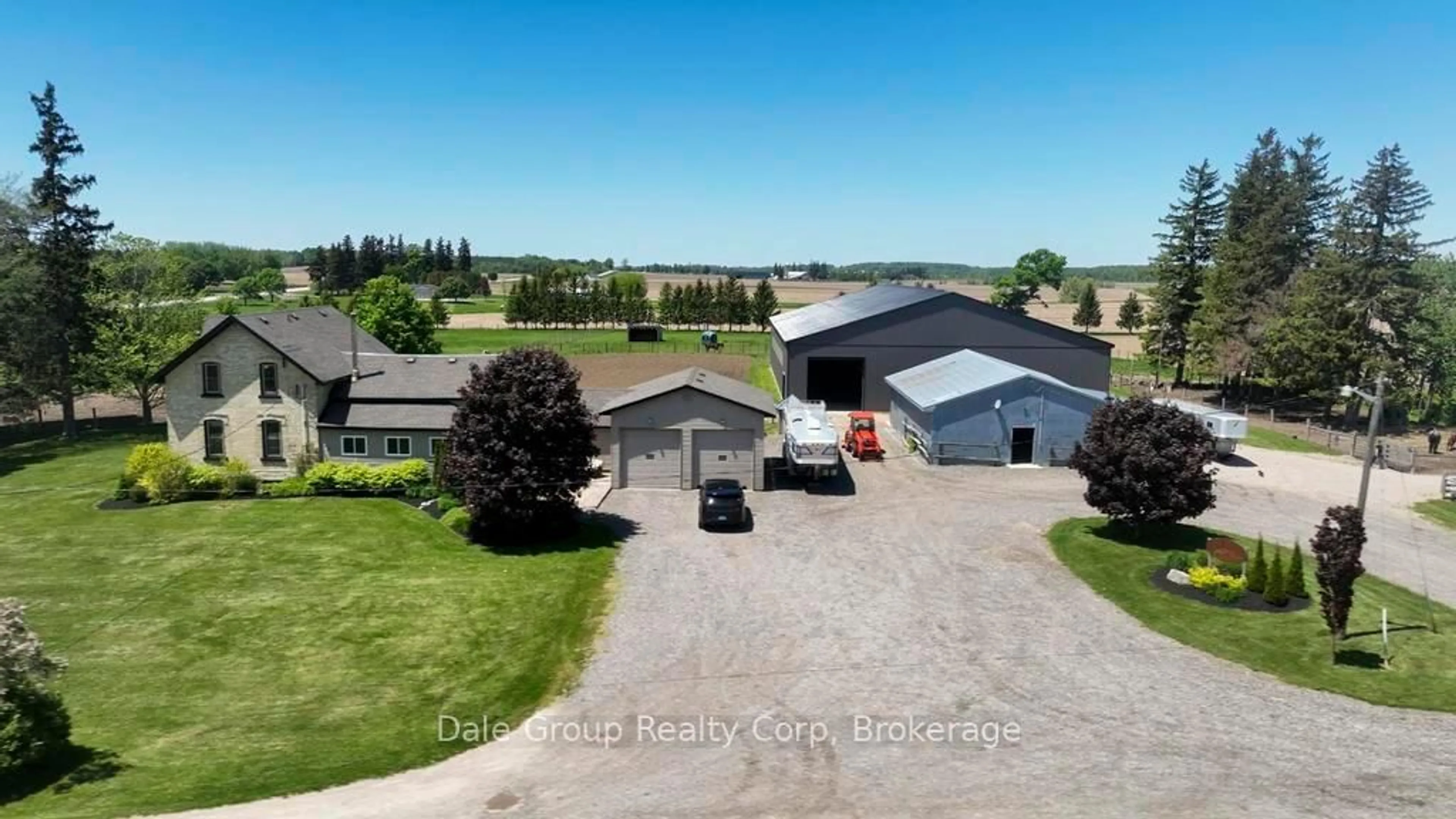 A pic from outside/outdoor area/front of a property/back of a property/a pic from drone, unknown for 41488 Londesboro Rd, Central Huron Ontario N0M 2H0