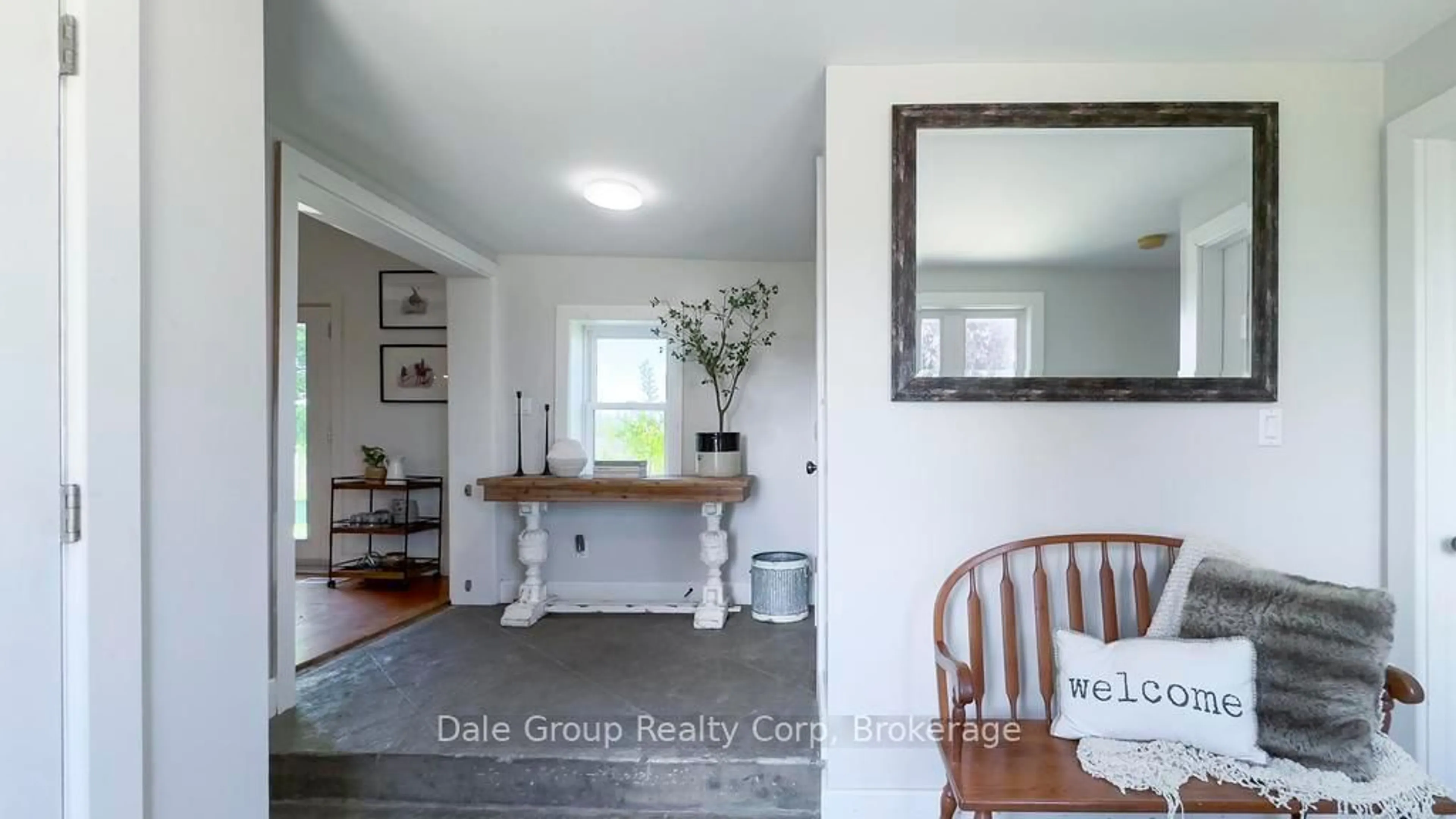 Indoor entryway for 41488 Londesboro Rd, Central Huron Ontario N0M 2H0