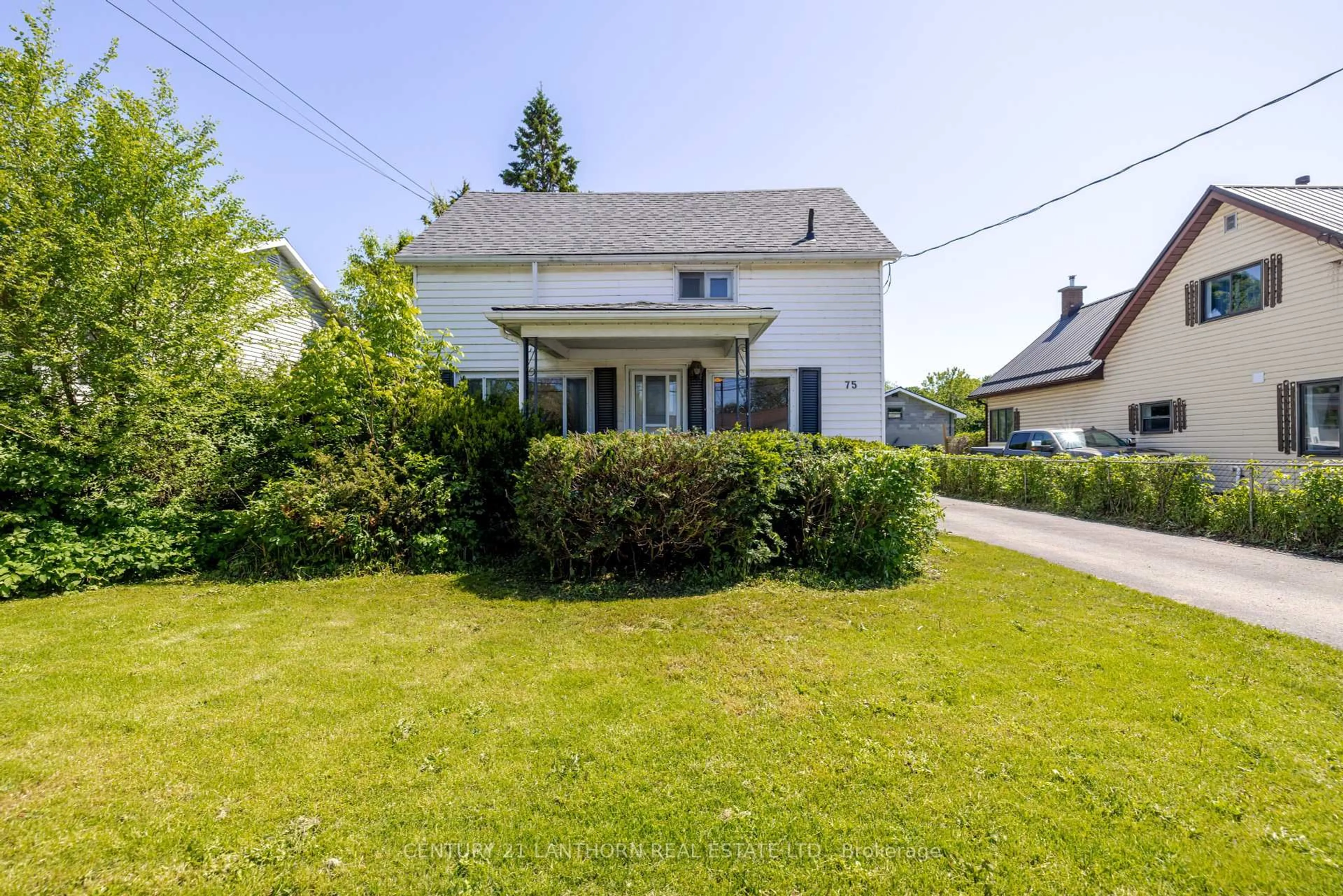 A pic from outside/outdoor area/front of a property/back of a property/a pic from drone, street for 75 West St, Quinte West Ontario K8V 2L9