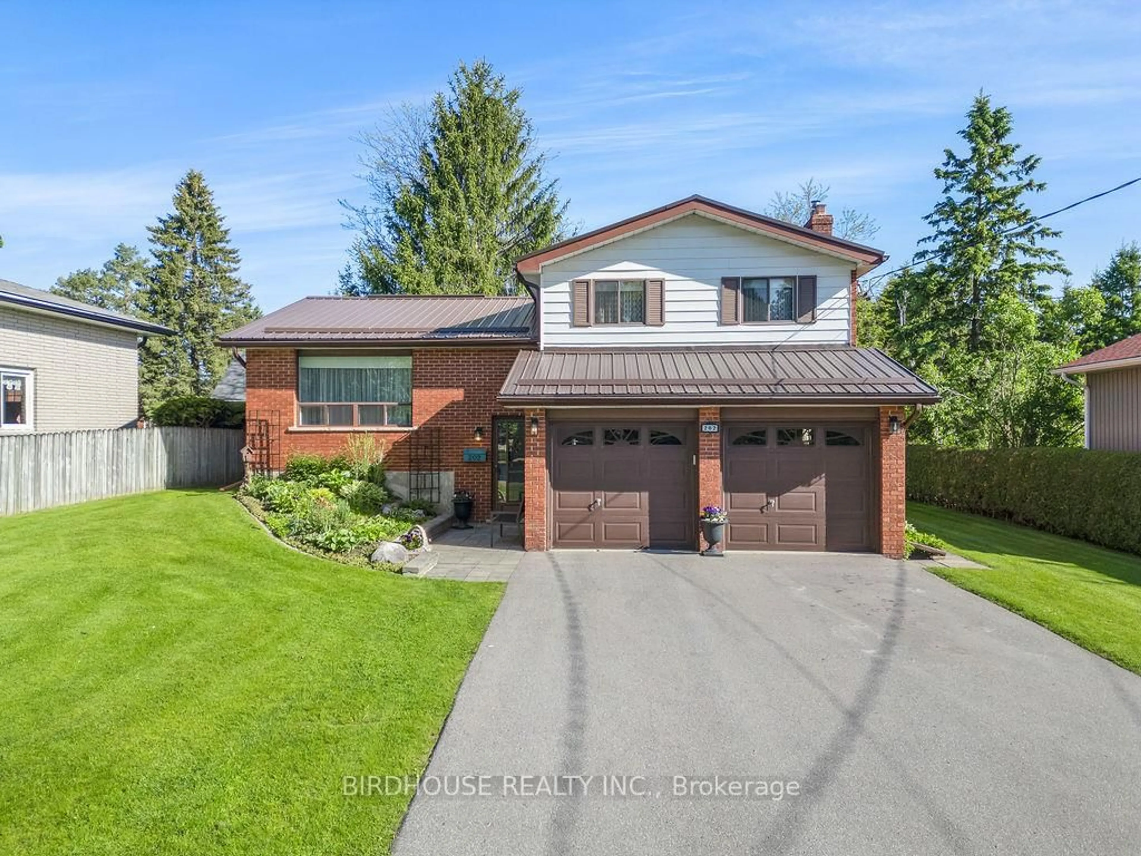 Home with brick exterior material, street for 202 Mary St, Kawartha Lakes Ontario K9V 2N8