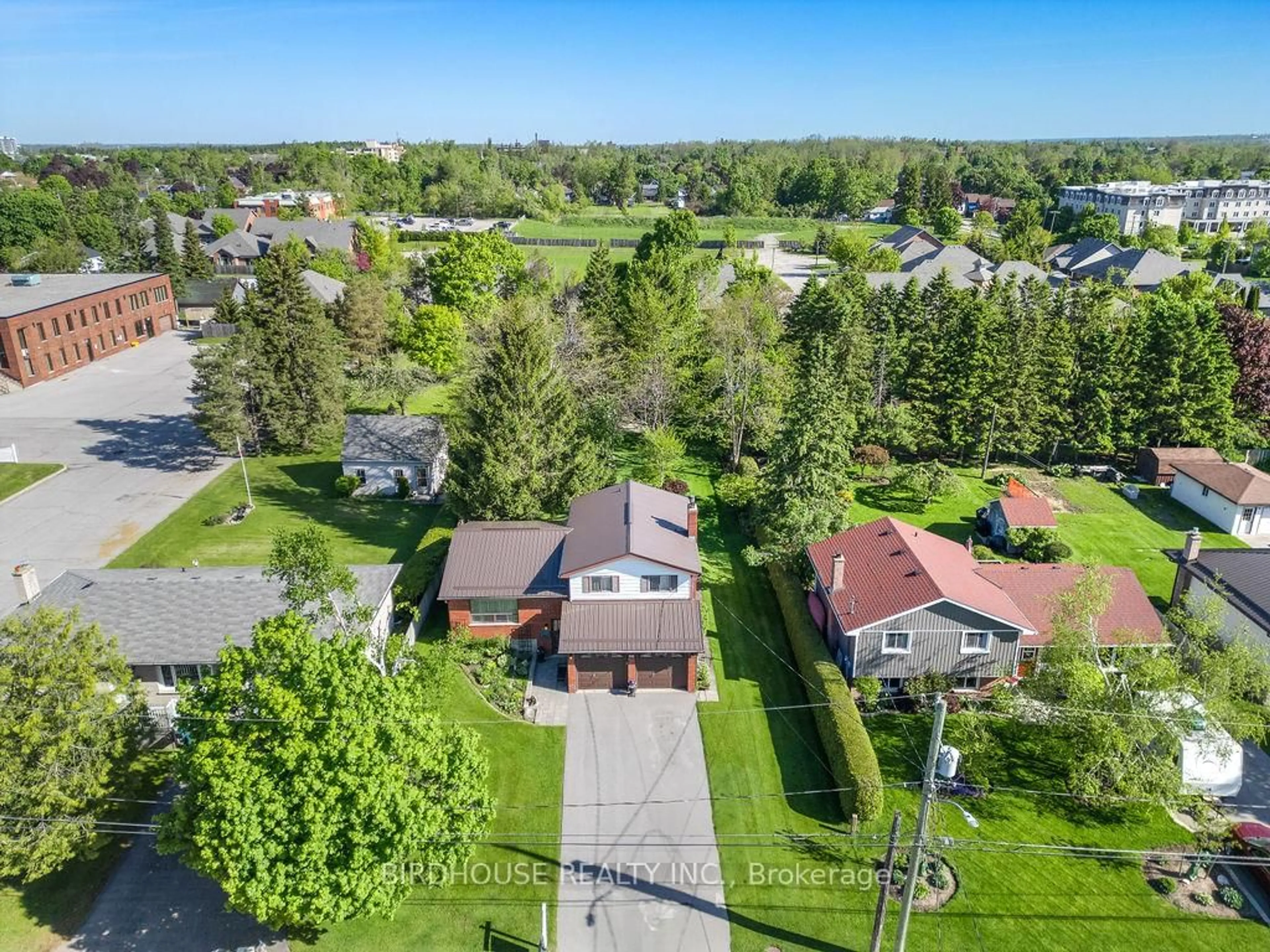 A pic from outside/outdoor area/front of a property/back of a property/a pic from drone, street for 202 Mary St, Kawartha Lakes Ontario K9V 2N8