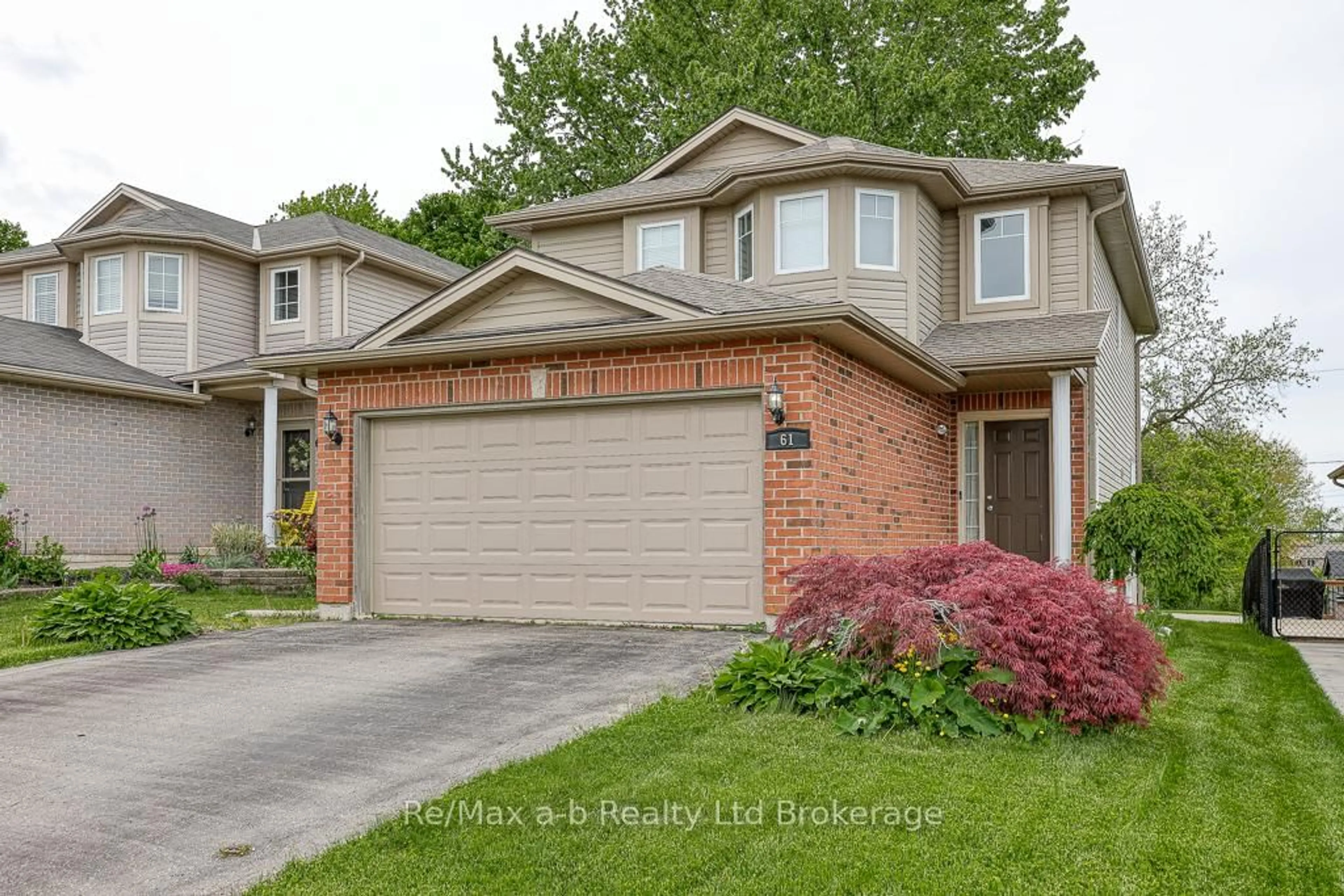 Home with brick exterior material, street for 61 Kerr Cres, Ingersoll Ontario N5C 4H1